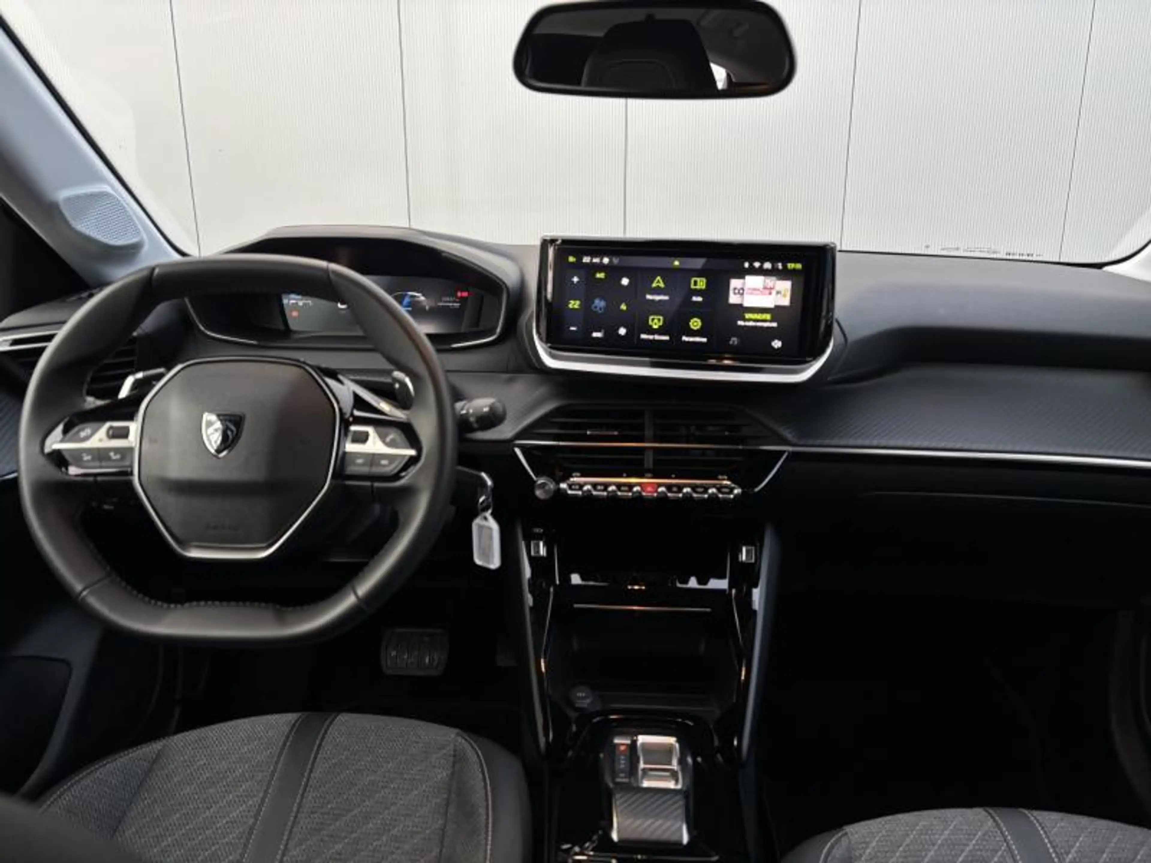 Peugeot 208 ALLURE 1.2 Hybrid 100 e-DCS6 — photo 10