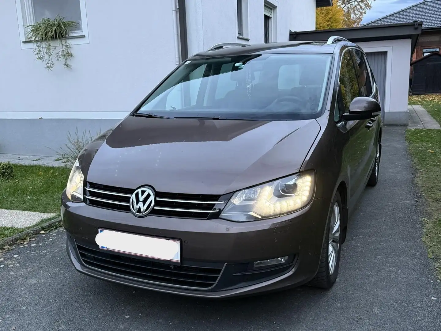 Volkswagen Sharan Sharan Sky BMT 2,0 TDI DPF DSG Sky Braun - 1