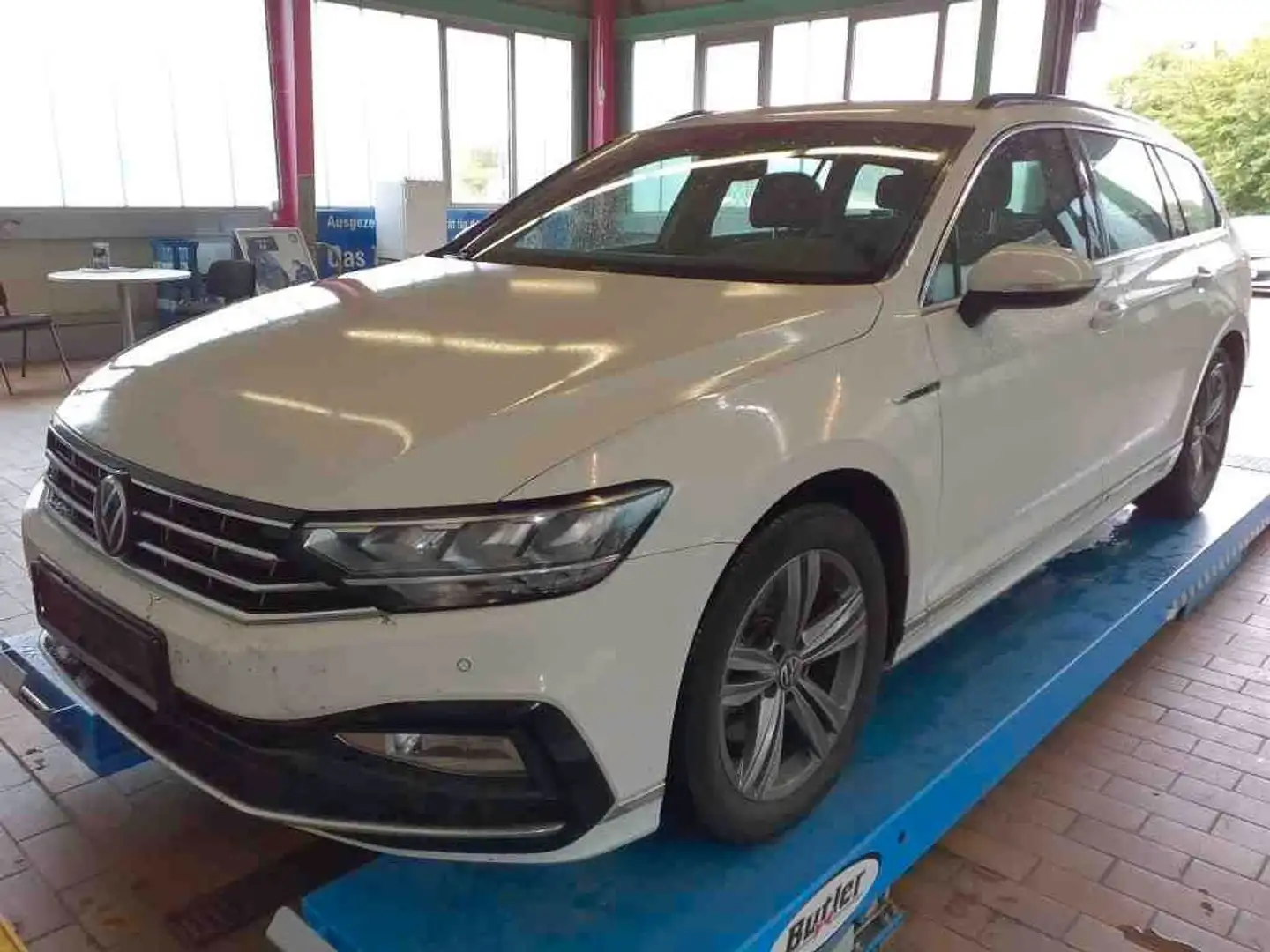 Volkswagen Passat Variant R-Line 2.0TDI DSG LED Navi ACC Weiß - 1