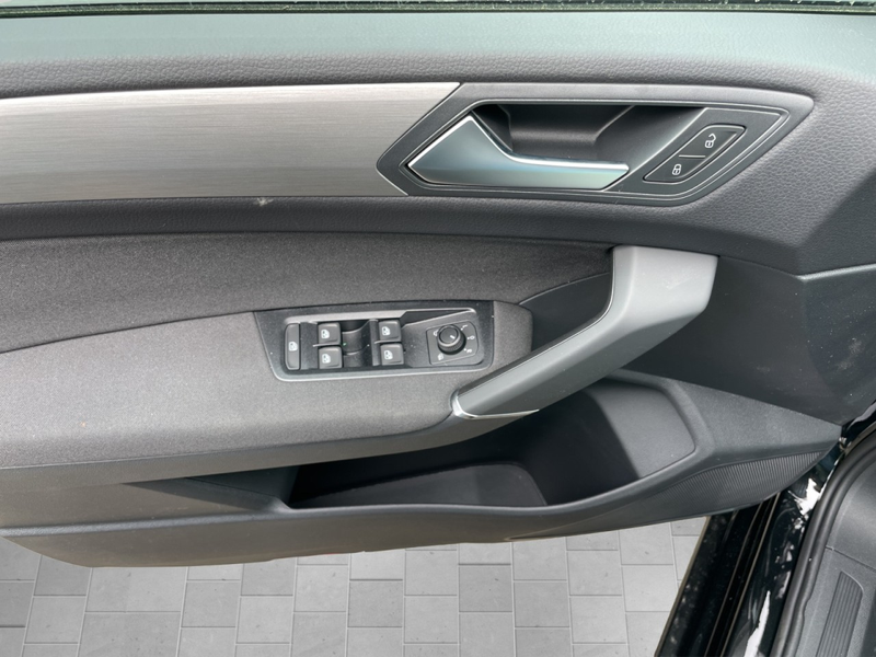 Volkswagen Touran 1.5 TSI DSG Comfortline Klima Rückfahrkamera — photo 8