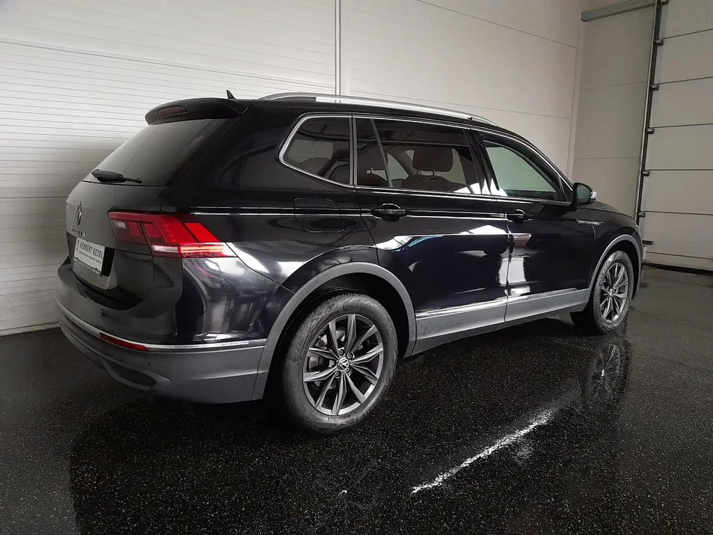 Volkswagen Tiguan LIFE 2,0 TDI DSG *LED & DYN BLINKER / VIRTUELL ... Schwarz - 2