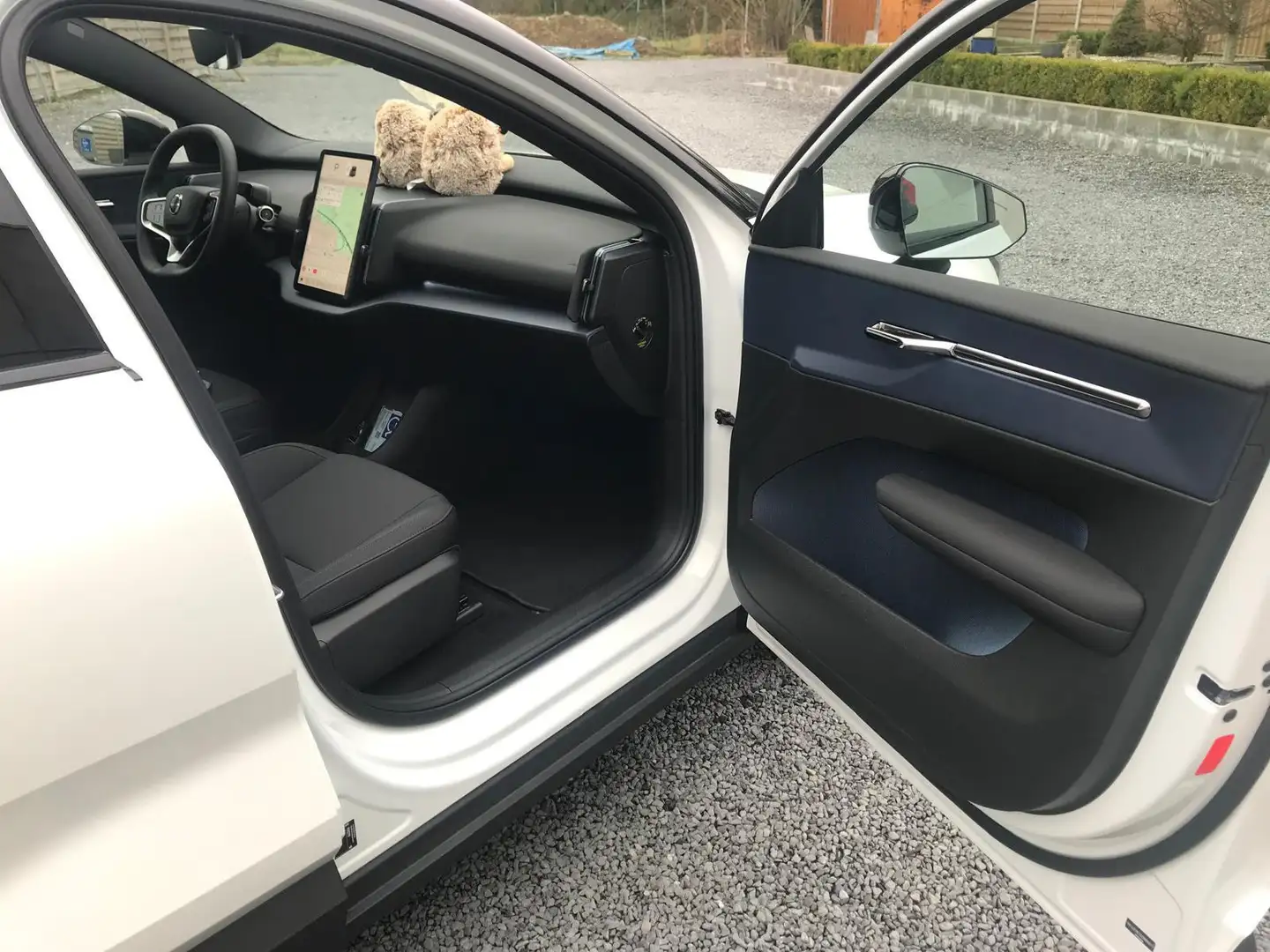 Volvo EX30 Single Motor RWD Plus - 1