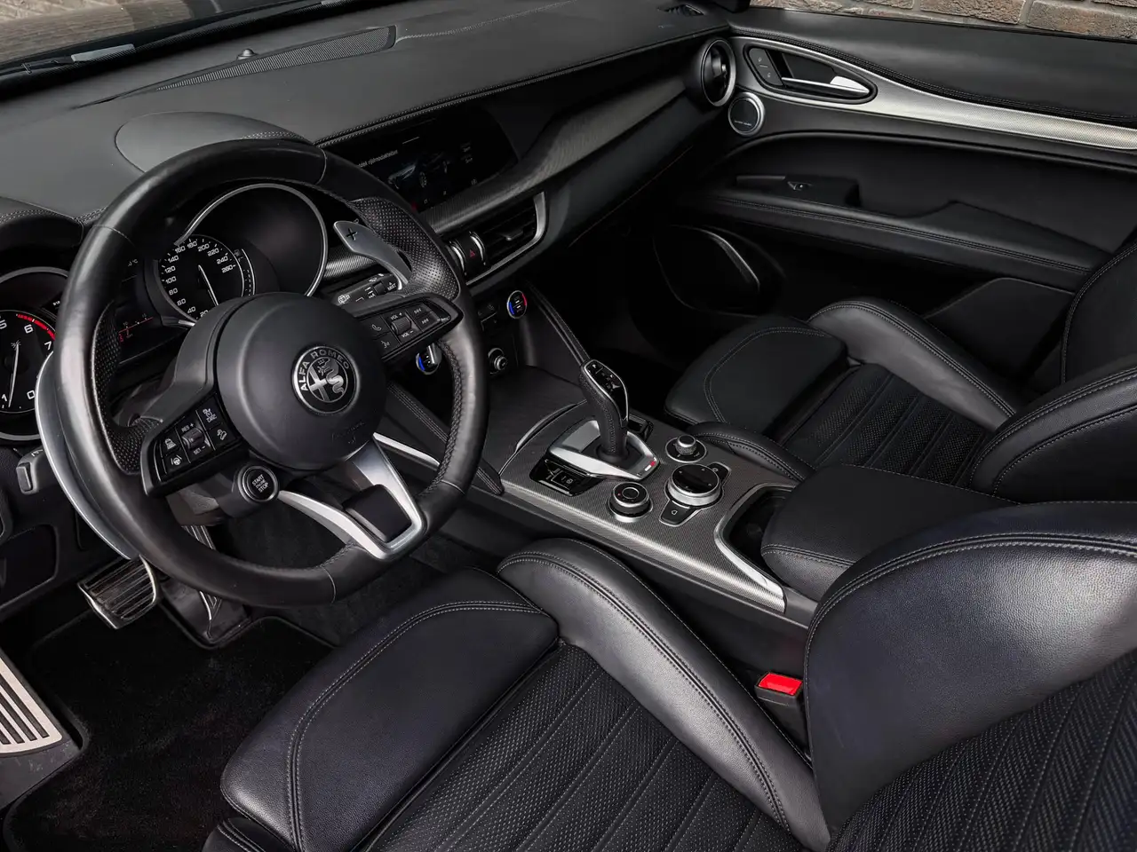 Alfa Romeo Stelvio 2022 — фото 13