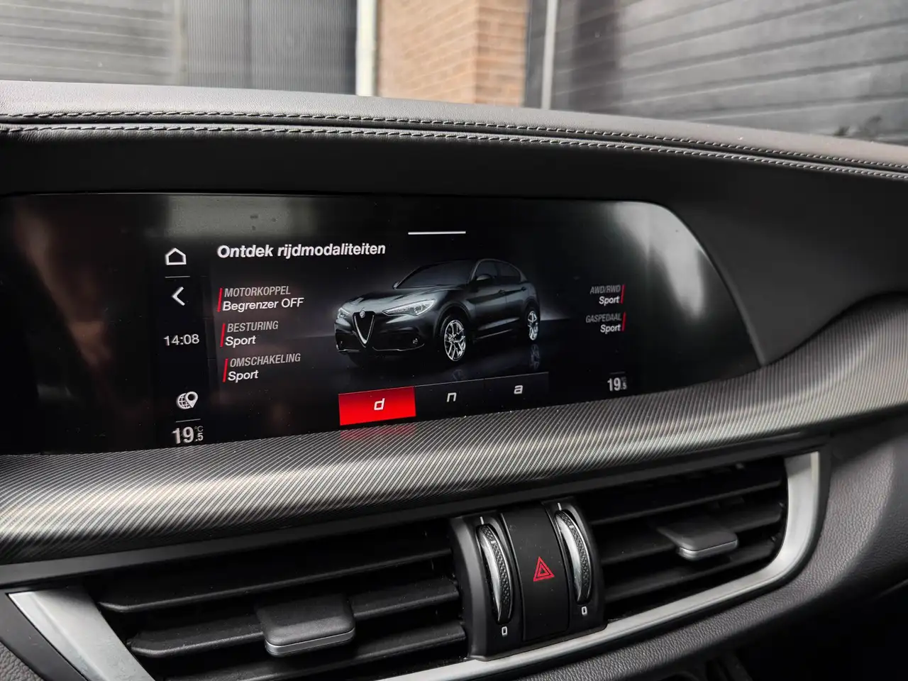 Alfa Romeo Stelvio 2022 — фото 19