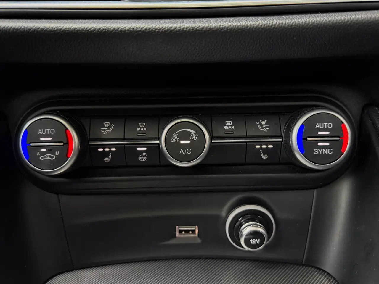 Alfa Romeo Stelvio 2022 — фото 18