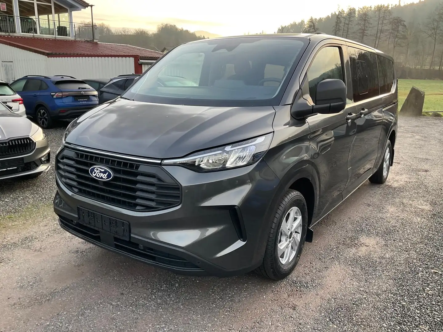 Ford Transit Custom Kombi 2.0 Allrad 320 L2 H1 Trend, 8-Sitzer, AHK, N Grey - 2