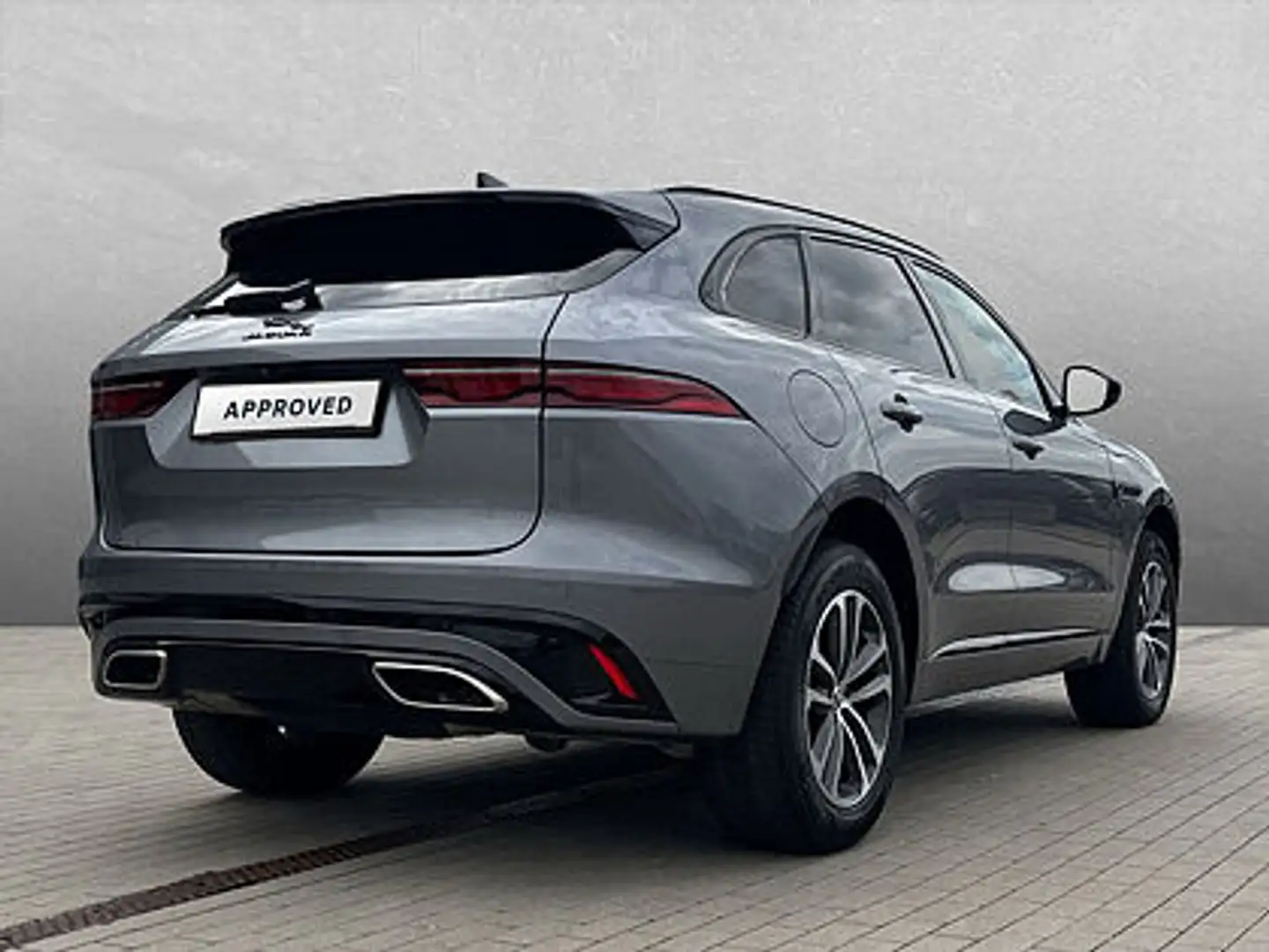 Jaguar F-Pace Diesel D300 AWD R-Dynamic SE AHK Panorama Grau - 2