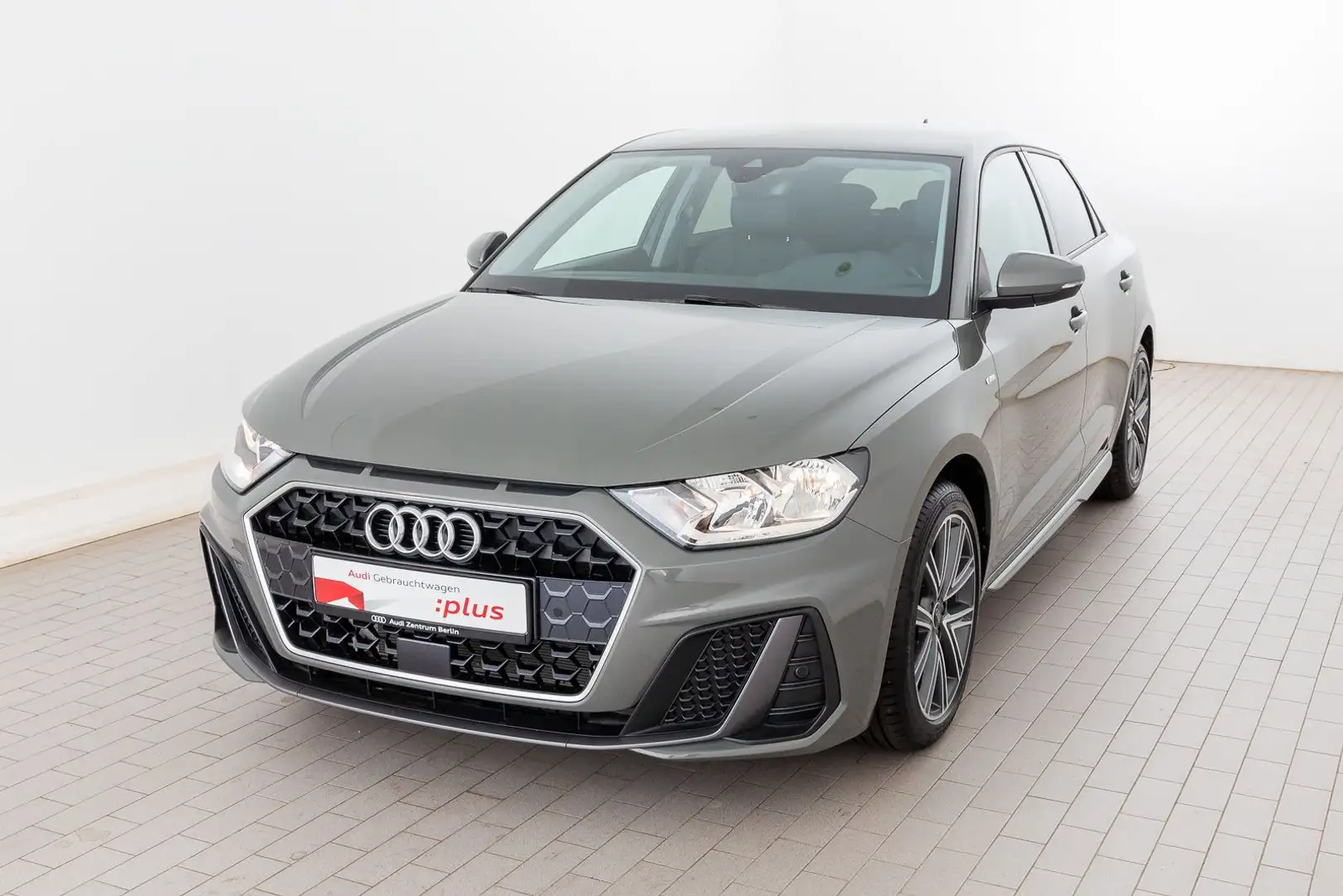 Audi A1 S line 25 TFSI 5-Gang SITZHZG PDC Grau - 2