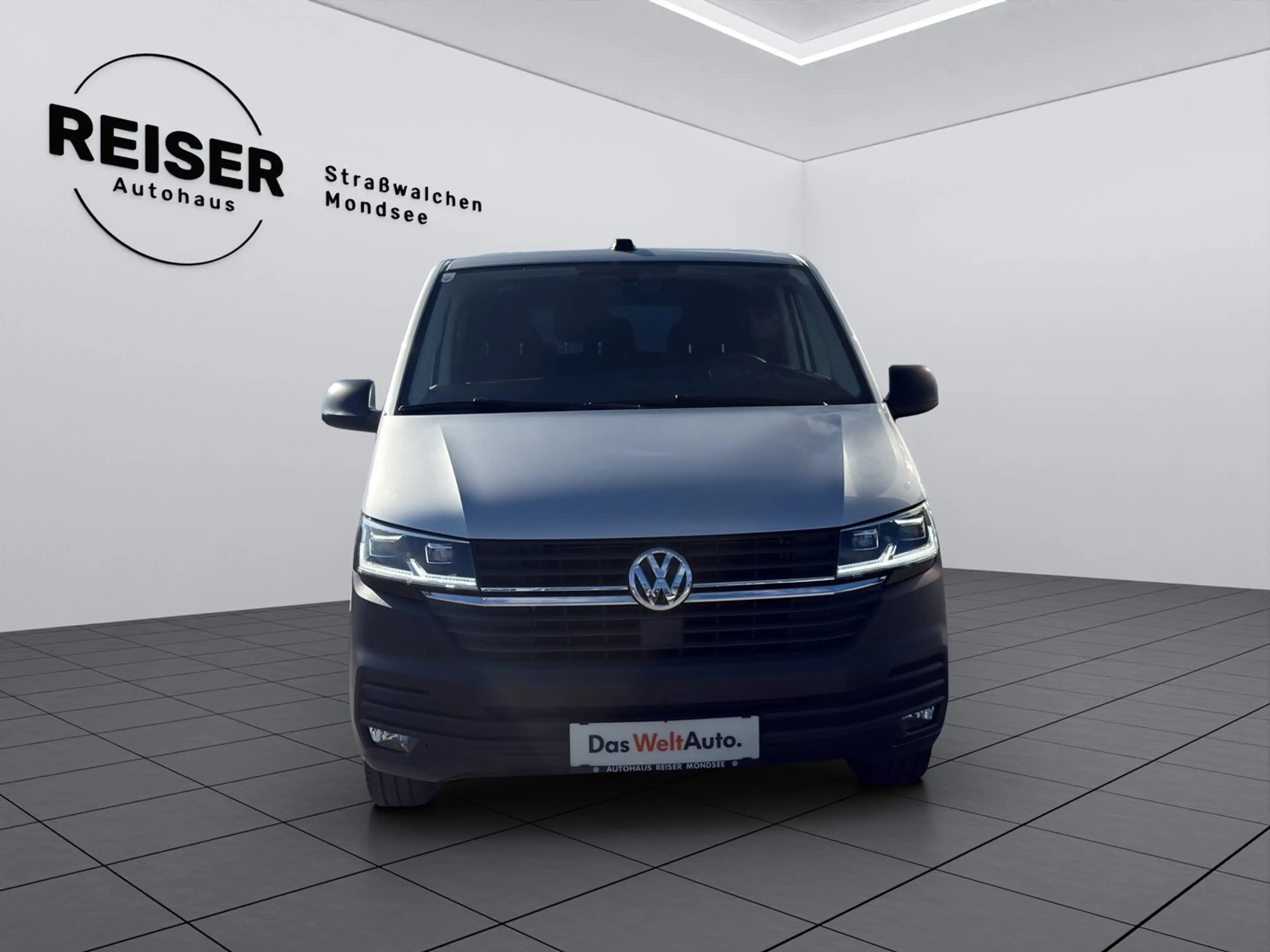Volkswagen T6.1 Transporter Kombi LR TDI — photo 3
