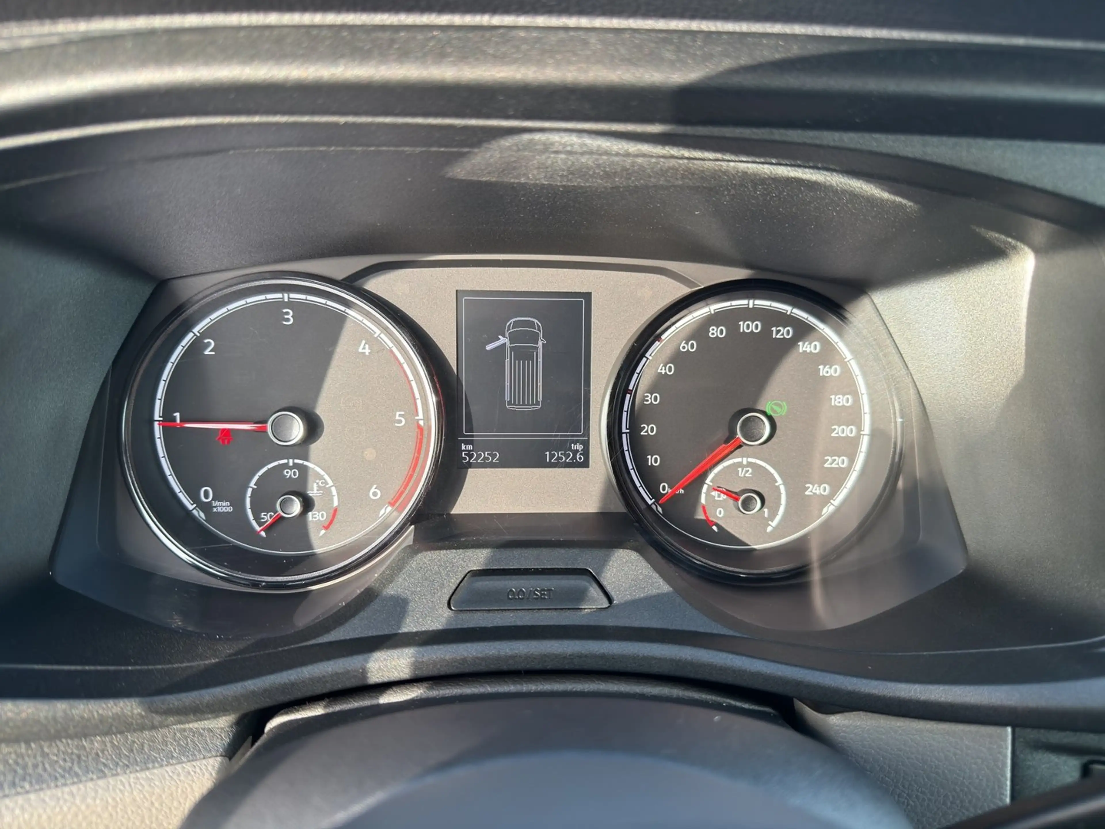 Volkswagen T6.1 Transporter Kombi LR TDI — photo 11