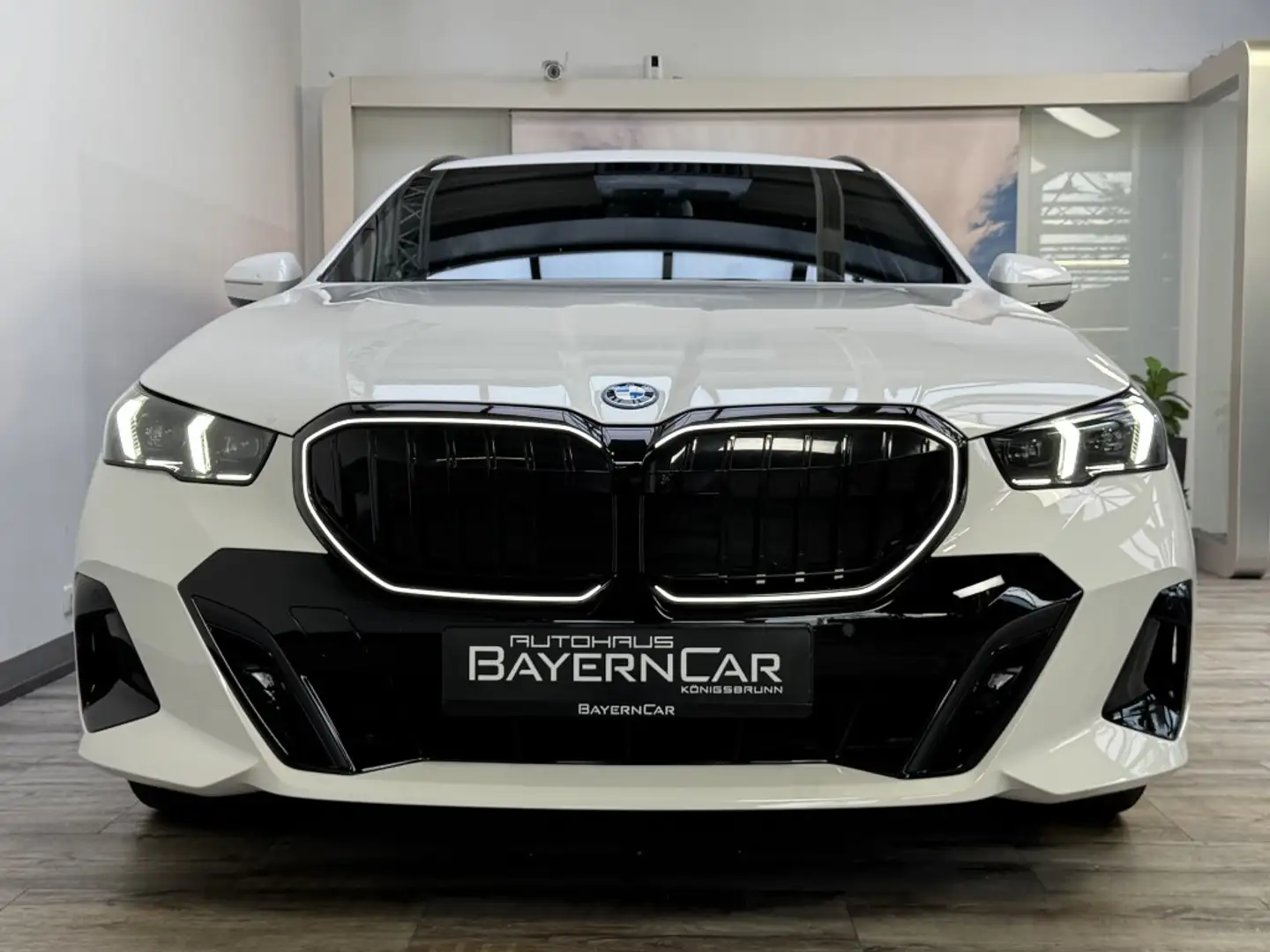 BMW 530 xDrive M Sport Pro AHK Sitzlüft. ACC 360° Bianco - 2