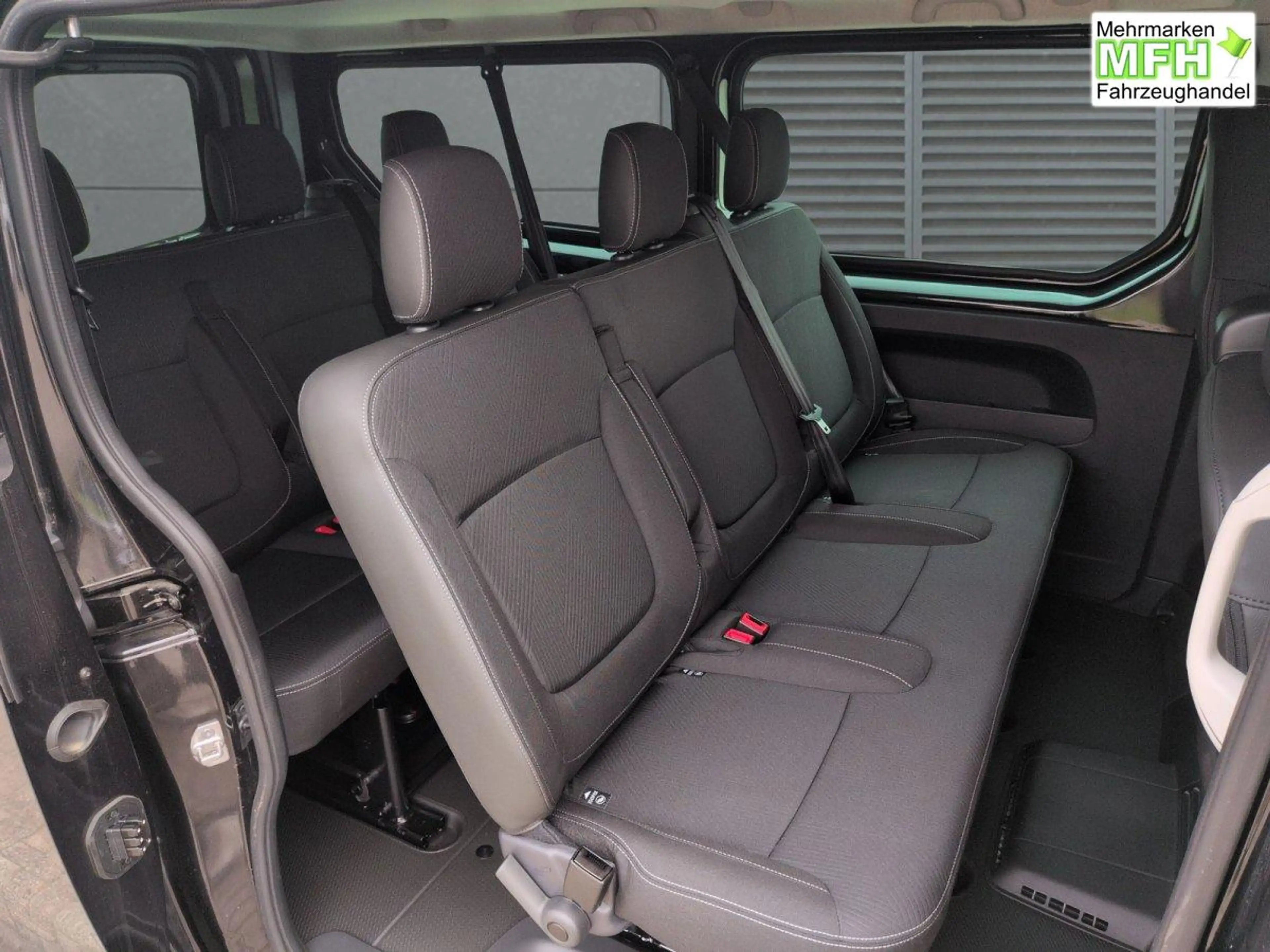 Renault Grand Espace L2H1 9-Sitzer PDC RFK Trafic dCi 150 110 kW (15... — photo 5