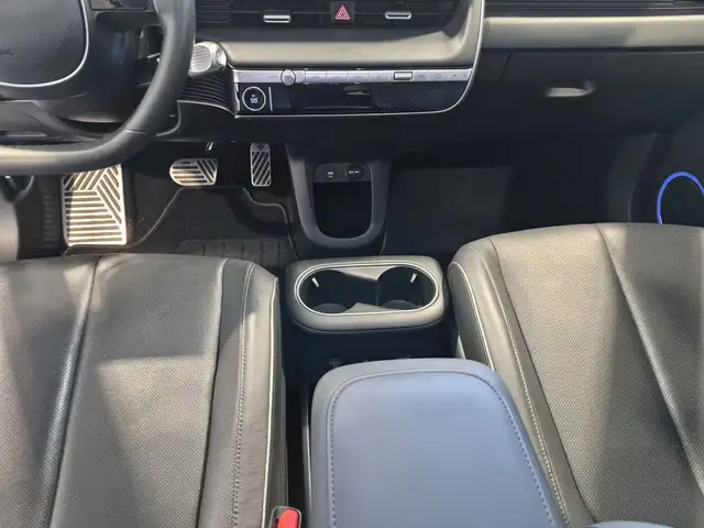 Hyundai Ioniq 5 view 12