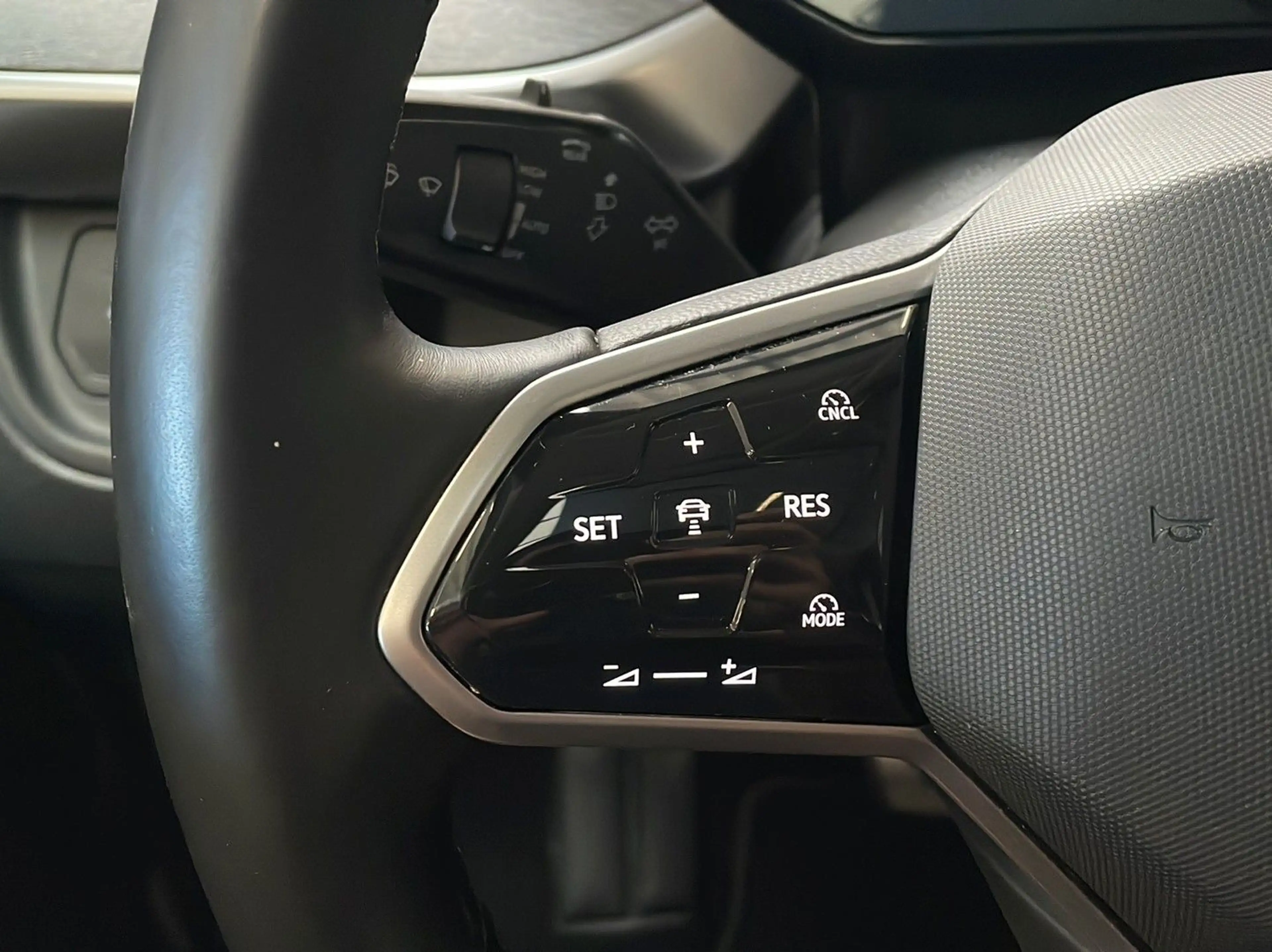 Volkswagen ID. Buzz Pro LR ACC AHK H&K HuD LrHz WP Memory — photo 15