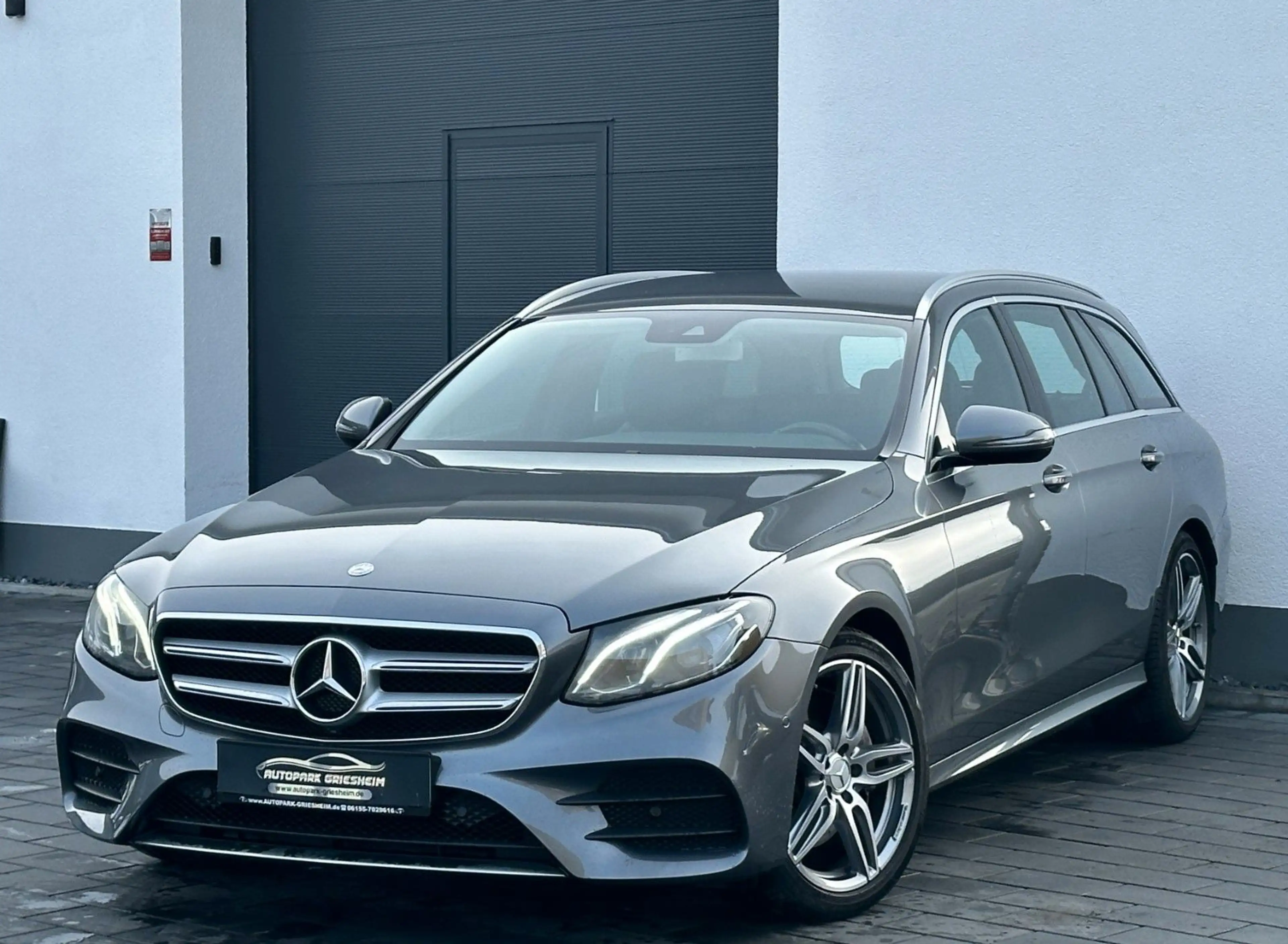 Mercedes-Benz E 220 d 9G*AMG-LINE*Ambiente*Wide*Kamera*AHK*
