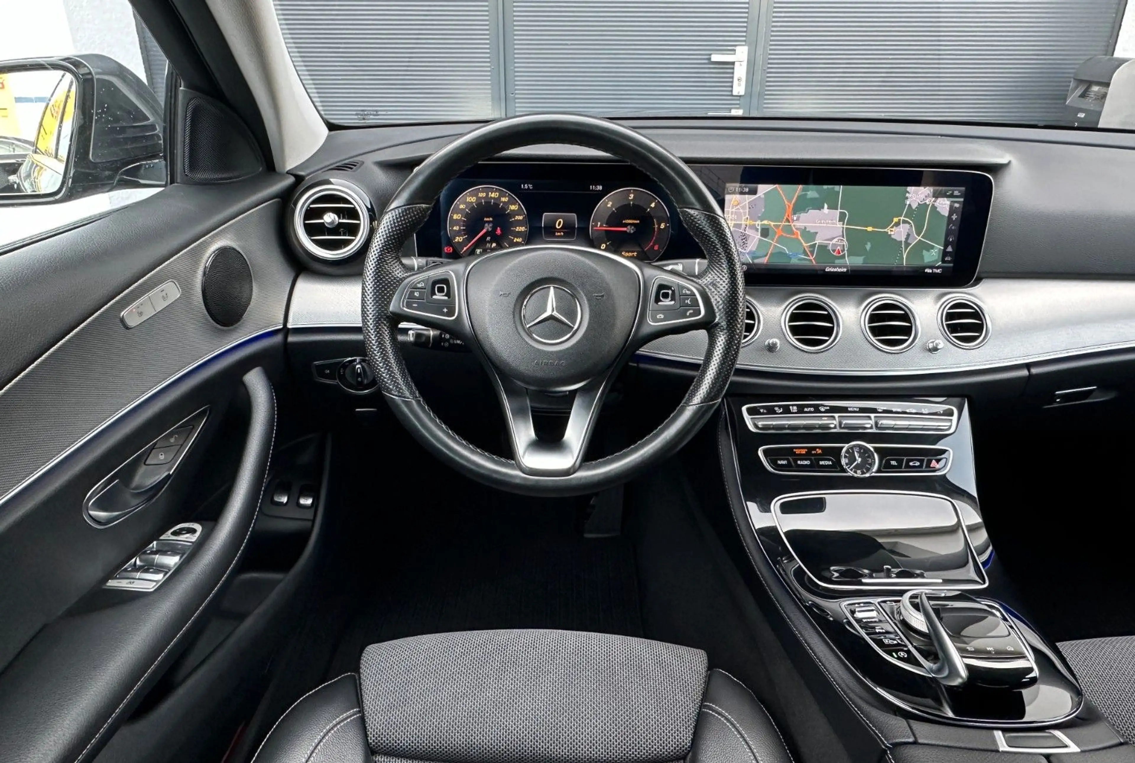 Mercedes-Benz E 220 d 9G*AMG-LINE*Ambiente*Wide*Kamera*AHK* — photo 12