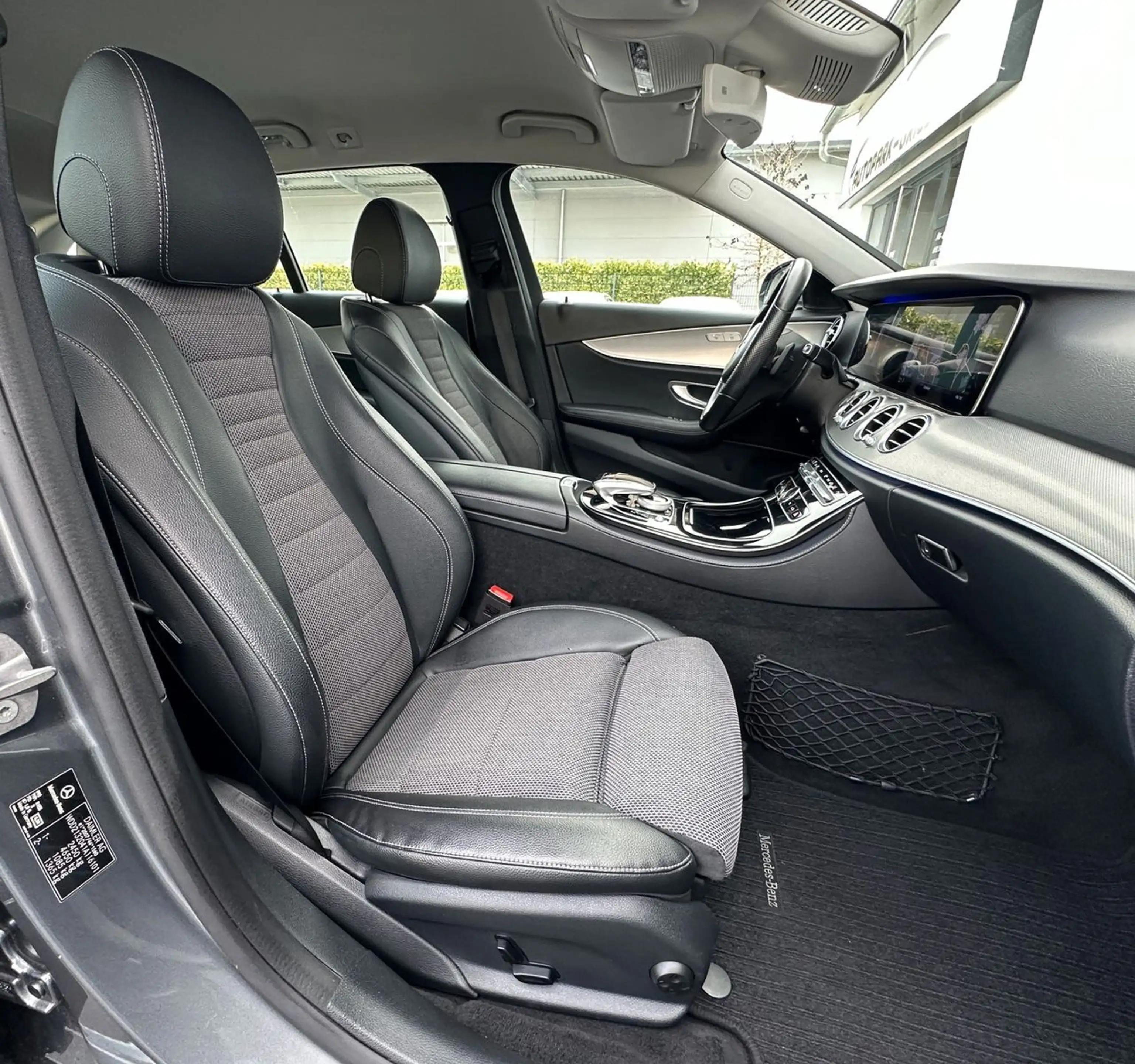 Mercedes-Benz E 220 d 9G*AMG-LINE*Ambiente*Wide*Kamera*AHK* — photo 6
