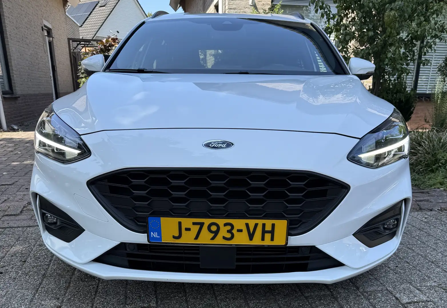 Ford Focus 1.0 EBH ST L. XBns Wit - 1