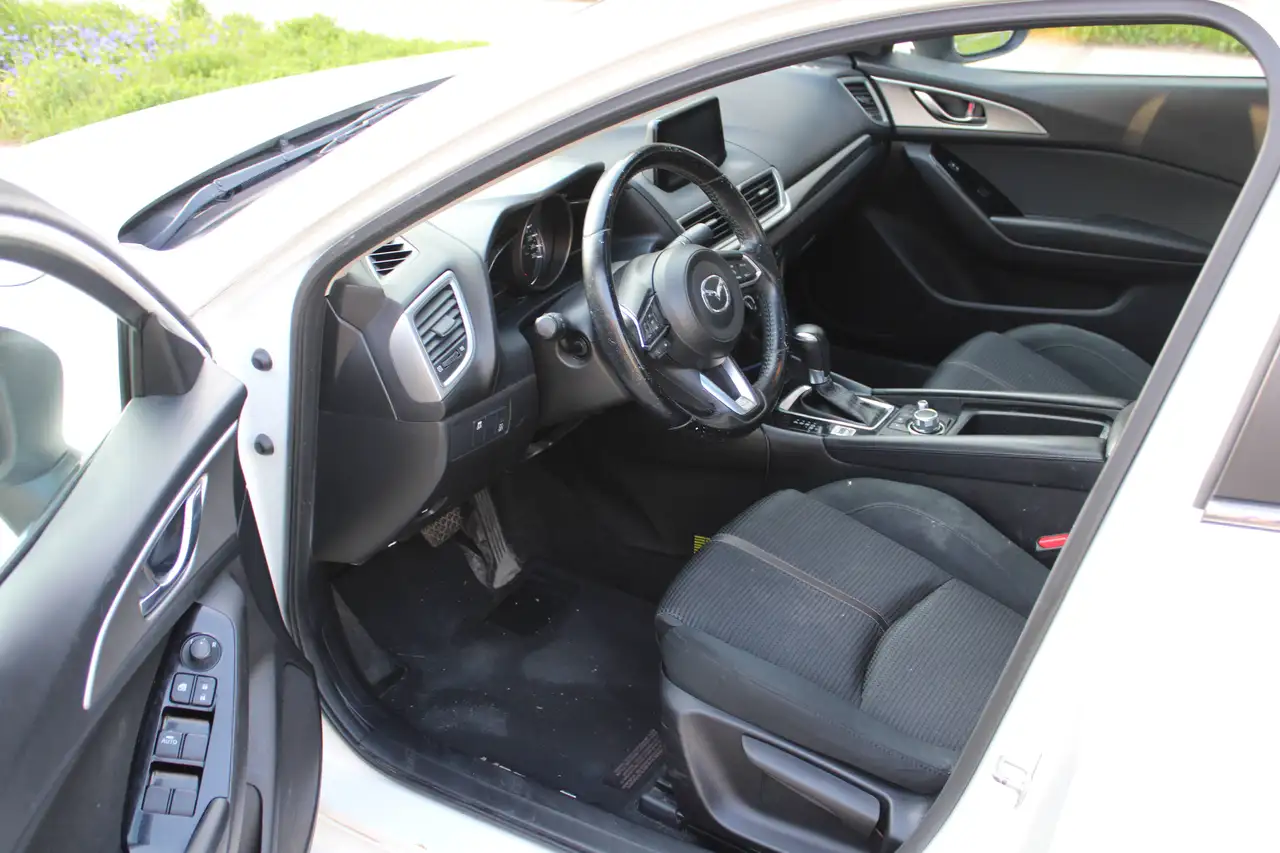 Mazda 3 снимка Mazda 3