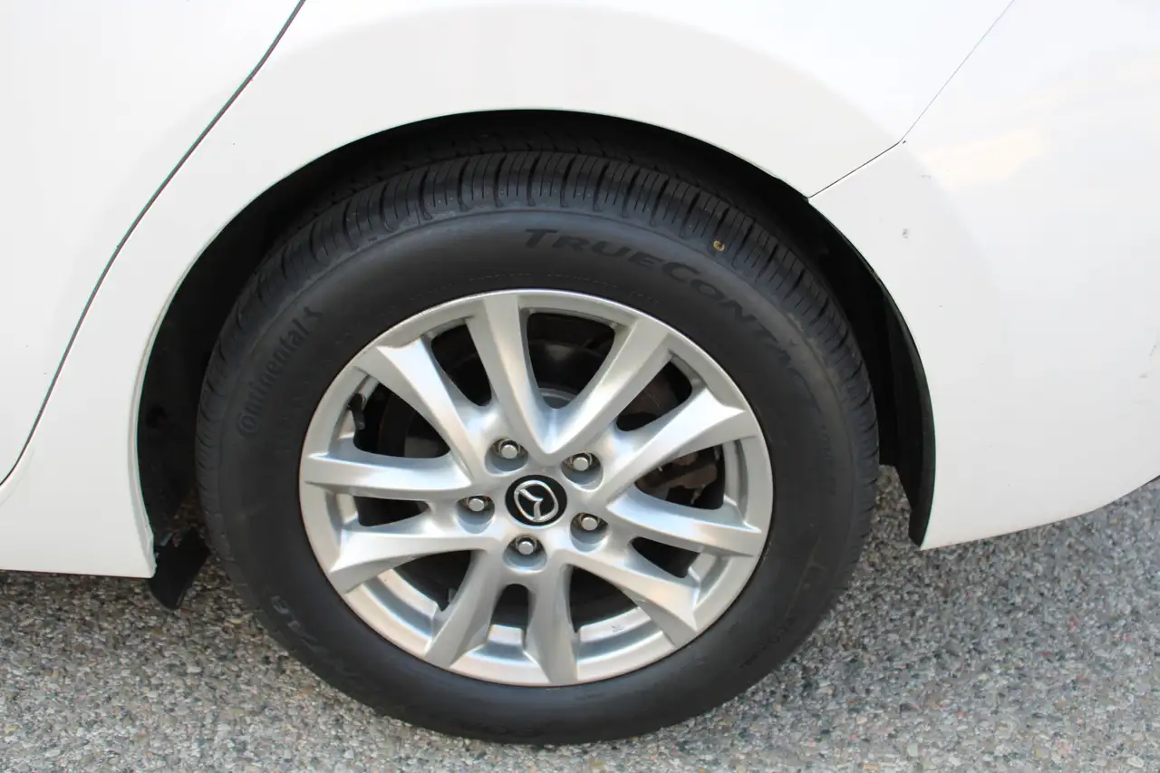 Mazda 3 снимка Mazda 3