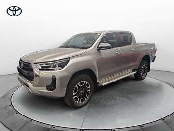 2.4 D-4D A/T 4WD 4 porte Double Cab Executive