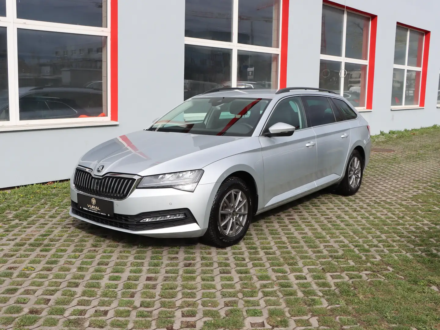 Skoda Superb 2.0TDI DSG Combi | Spurhalteass | Lane Assis.|NAVI Grau - 2