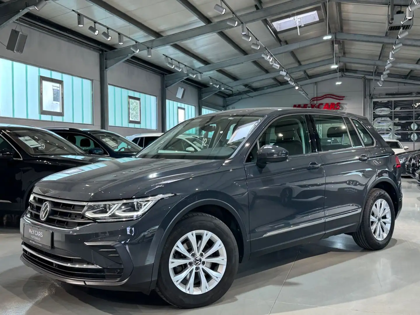 Volkswagen Tiguan *LED*AHK*L-HZG*ACC*LANE ASSIST*MWST* Gris - 2