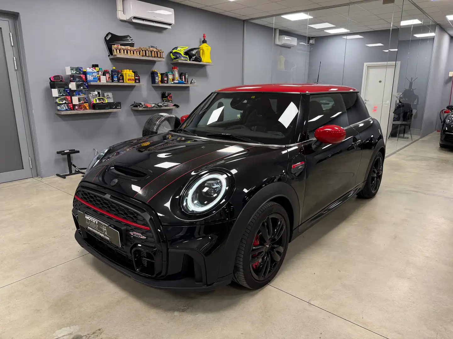 MINI John Cooper Works Mini IV F56 2021 3p 3p 2.0 JCW auto Schwarz - 1
