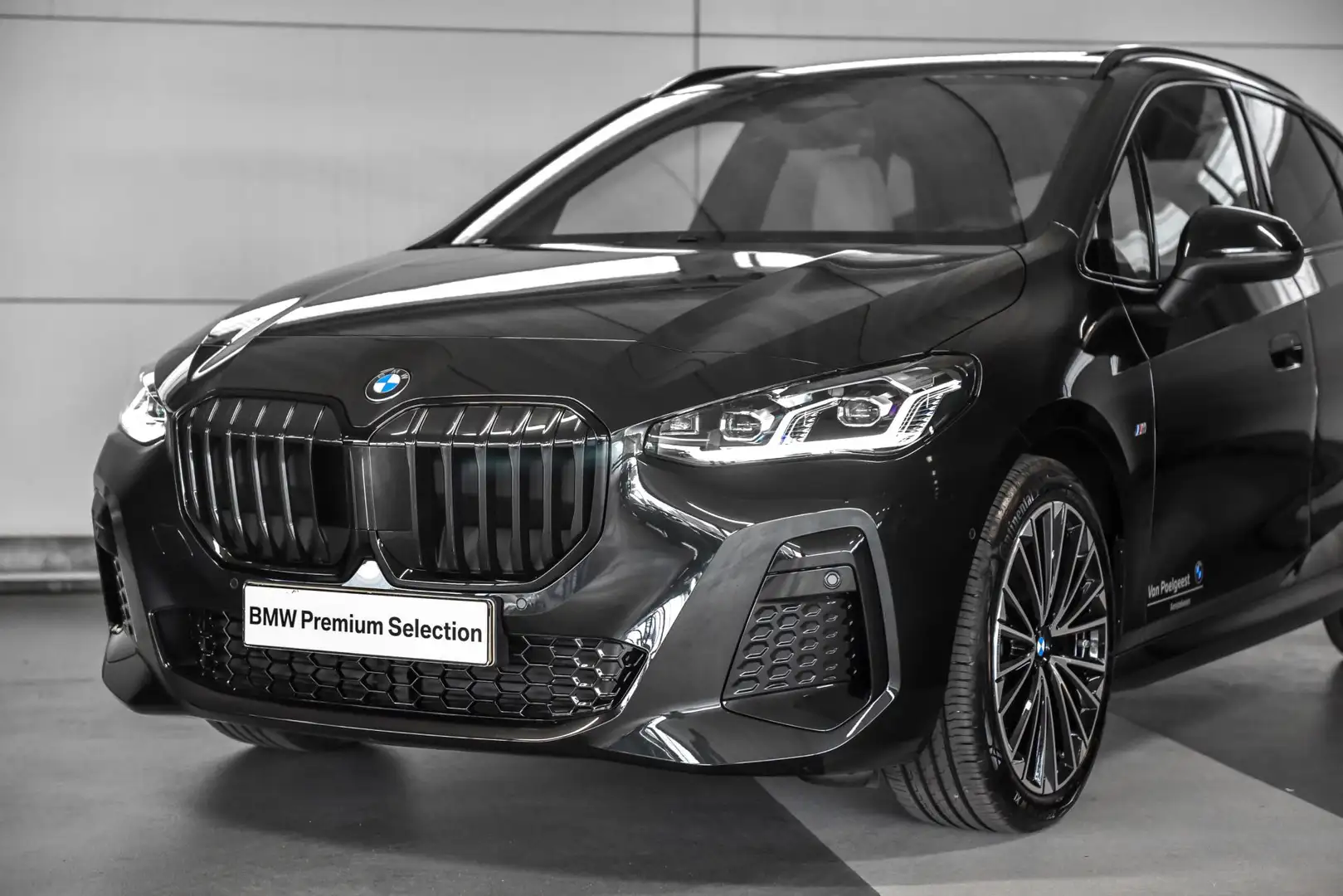 BMW 218 2 Serie Active Tourer 218i | Trekhaak met elektris Zwart - 2