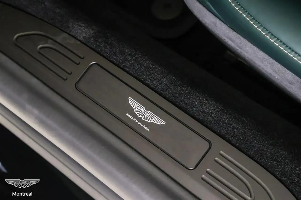 Aston Martin Vantage снимка Aston Martin Vantage