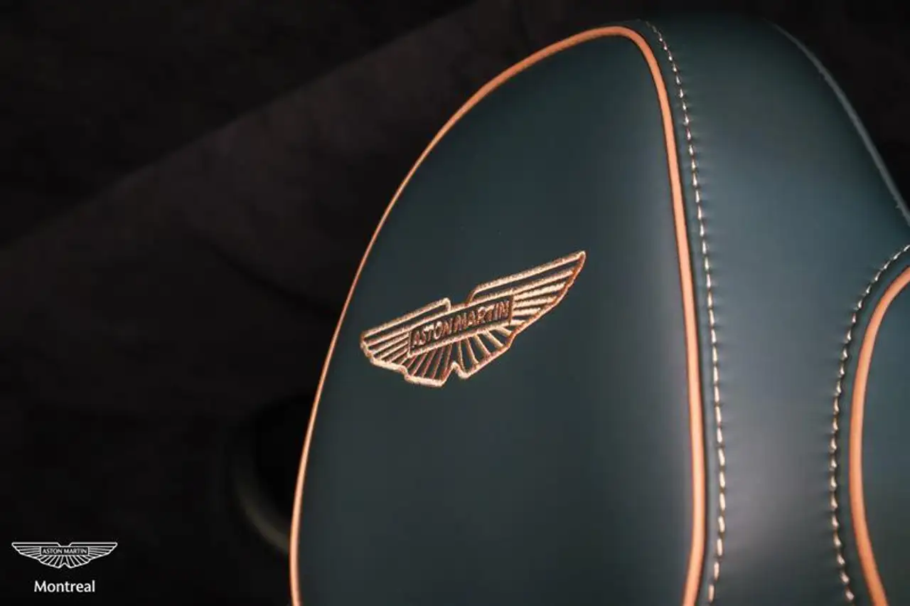 Aston Martin Vantage снимка Aston Martin Vantage