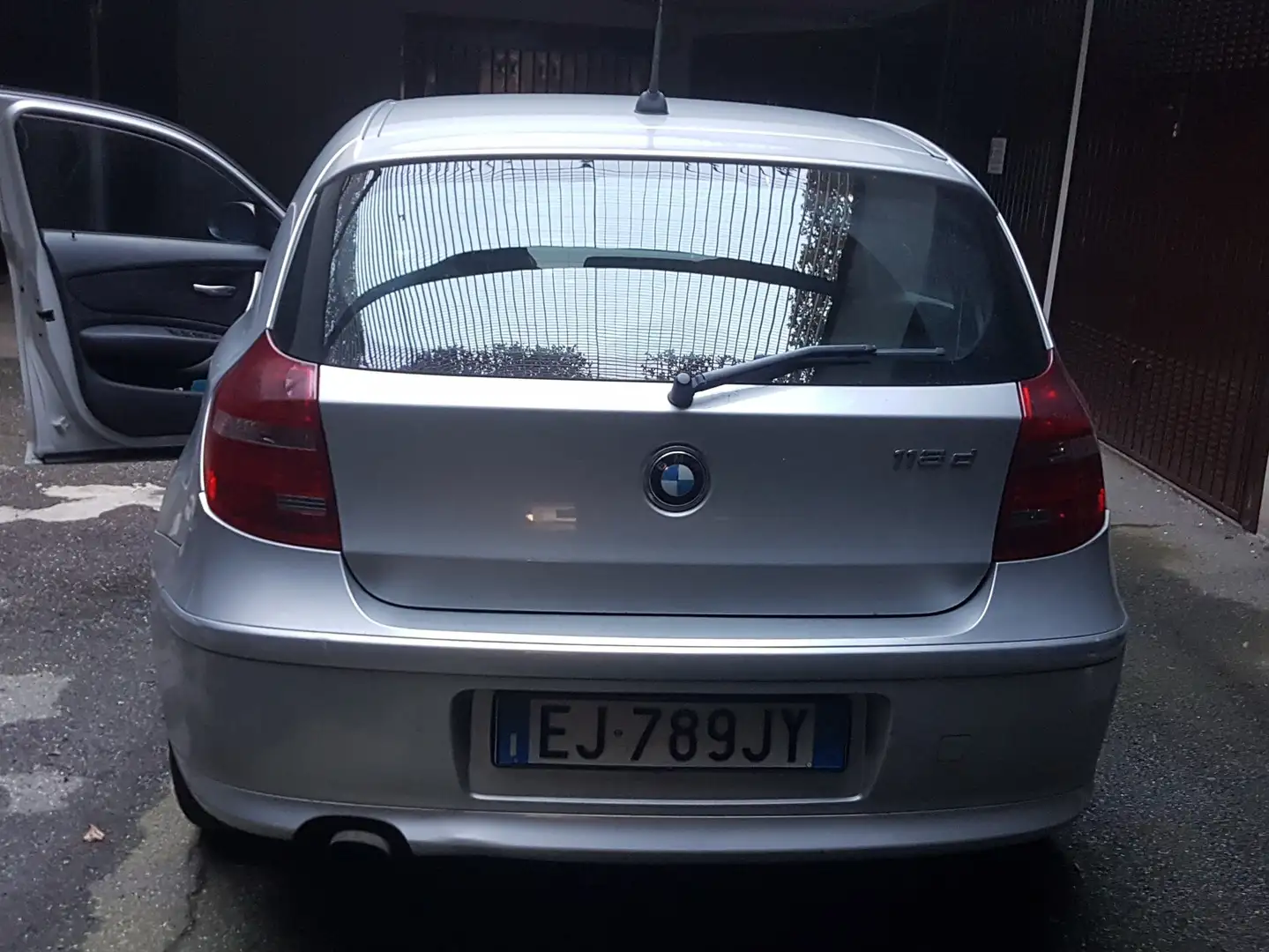 BMW 118 118d 5p 2.0 Attiva 143cv dpf Argento - 1