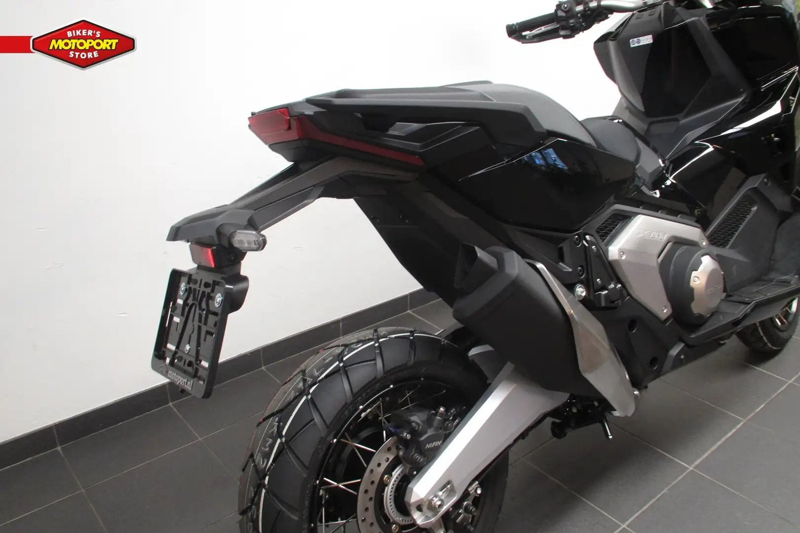 Honda X-ADV 750 Чорний - 2