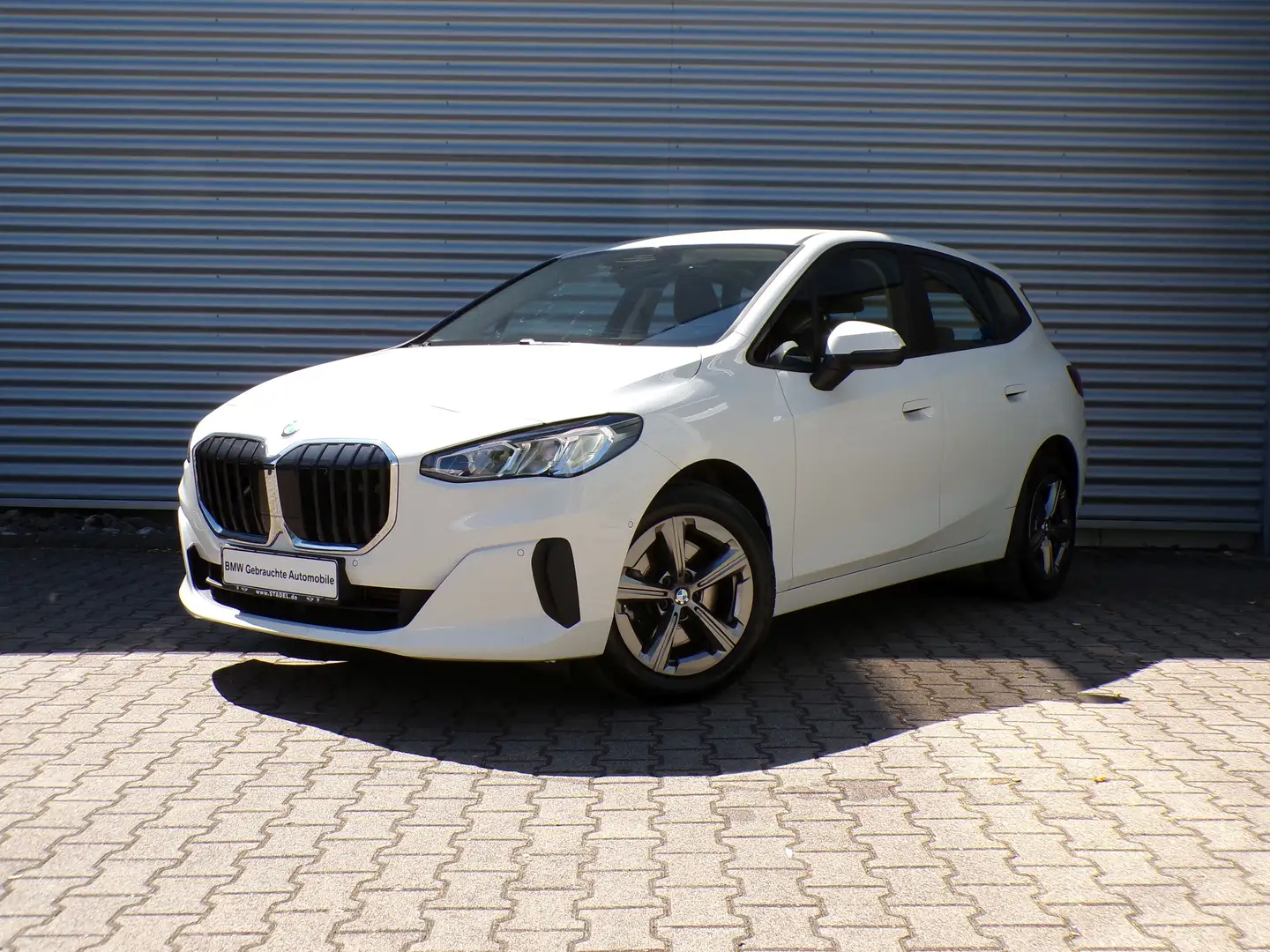 BMW 223 i Active Tourer Navi CarPlay Kamera AHK SH LM Weiß - 1