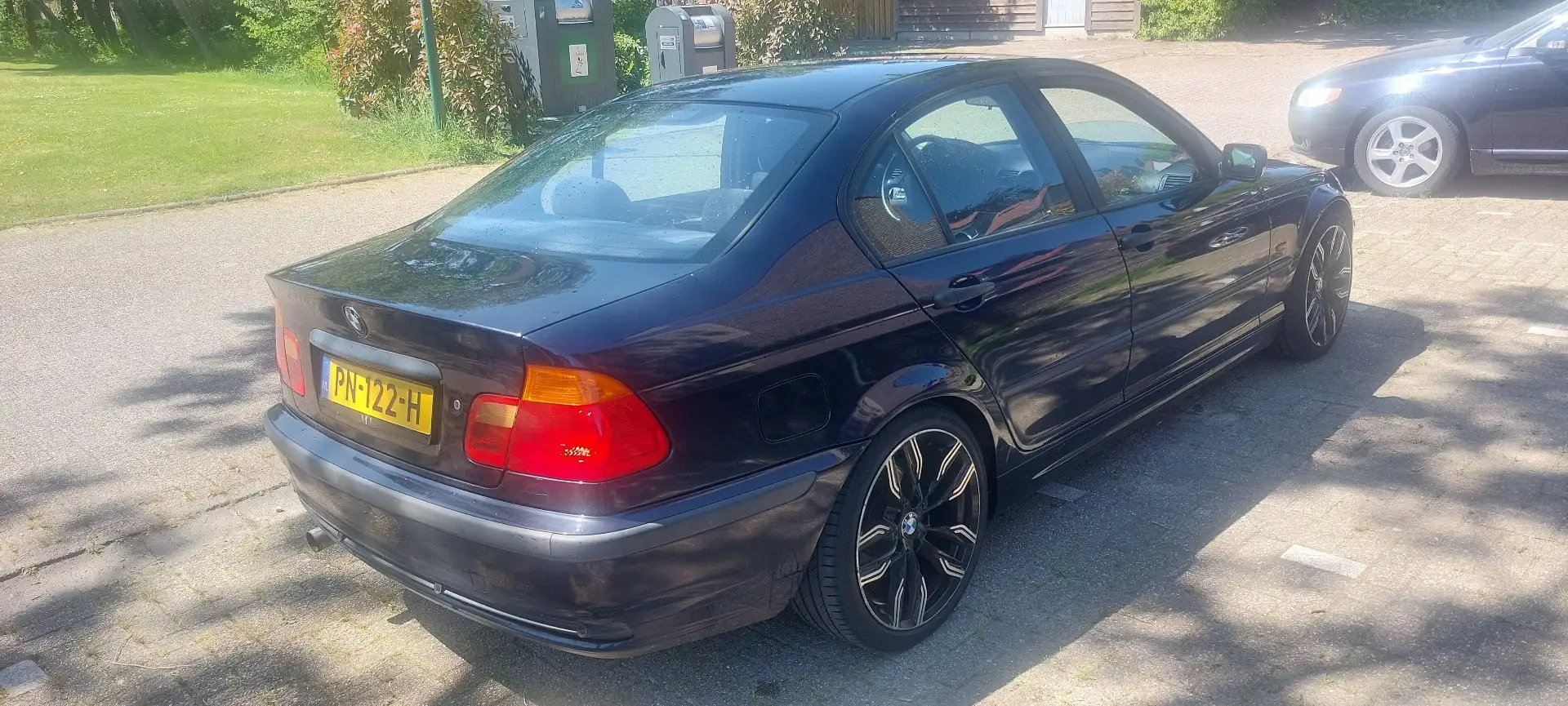 BMW 330 318i Executive Blauw - 2