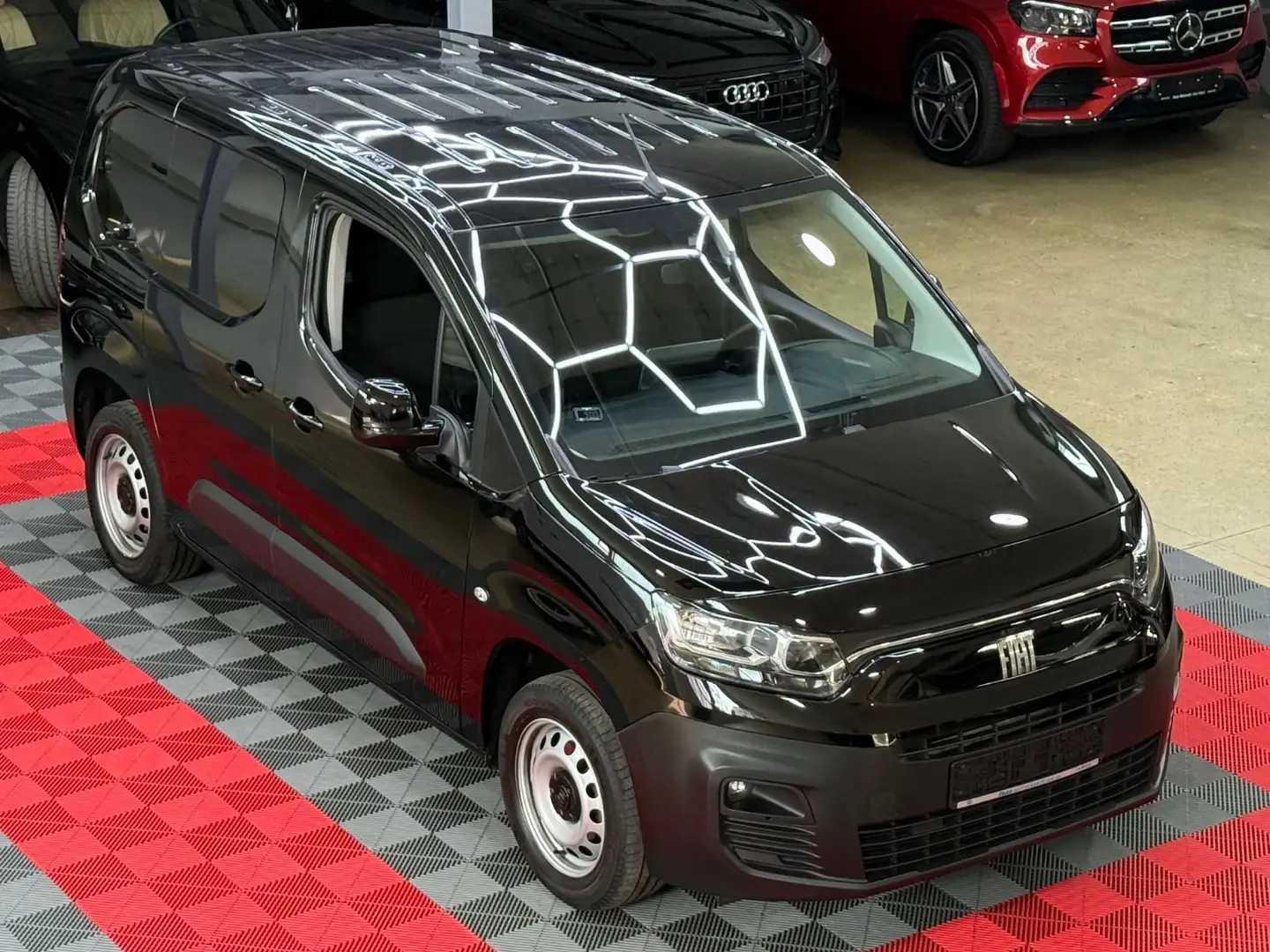 Fiat Doblo Doblò L1 1.5  Navi Tempomat AHK Kamera Schwarz - 1