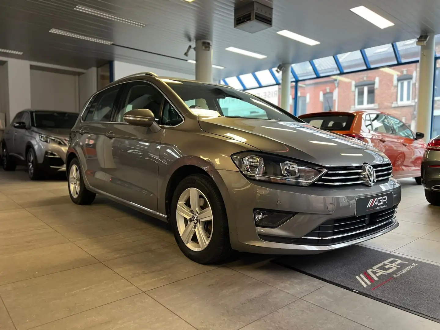 Volkswagen Golf Sportsvan BOITE AUTOMATIQUE Grau - 2