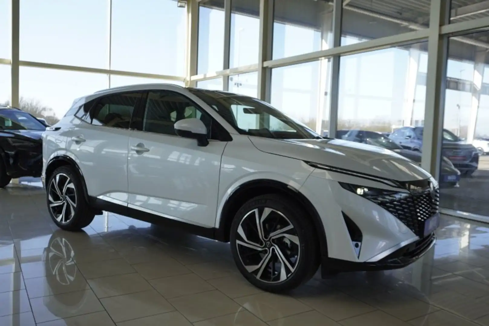 Nissan Qashqai Tekna+ 1,3 DIG-T Xtronic 4x4 UPE=50000Euro Weiß - 1