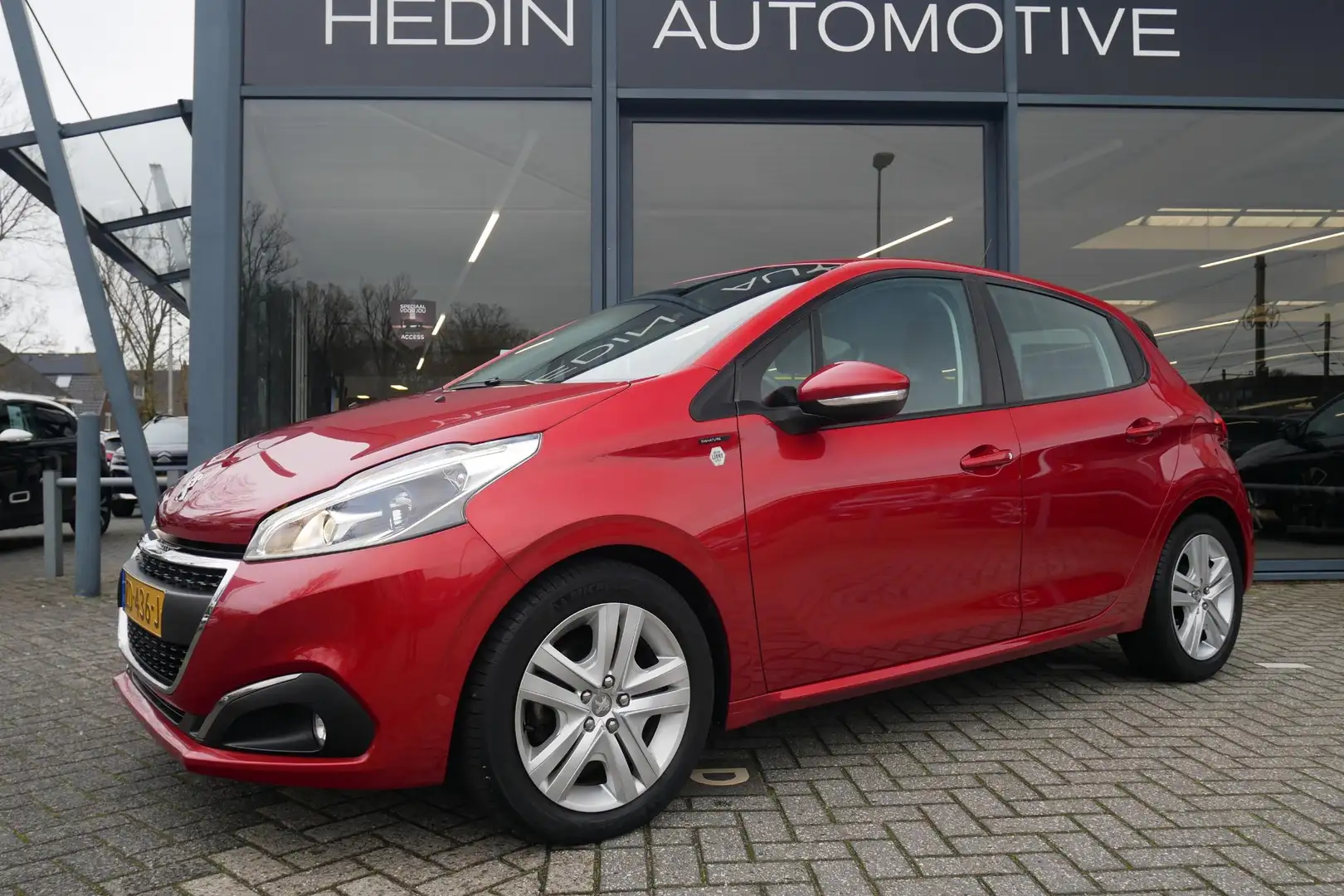 Peugeot 208 1.2 Signature | Navigatie | Sensoren | Bluetooth | Rojo - 2