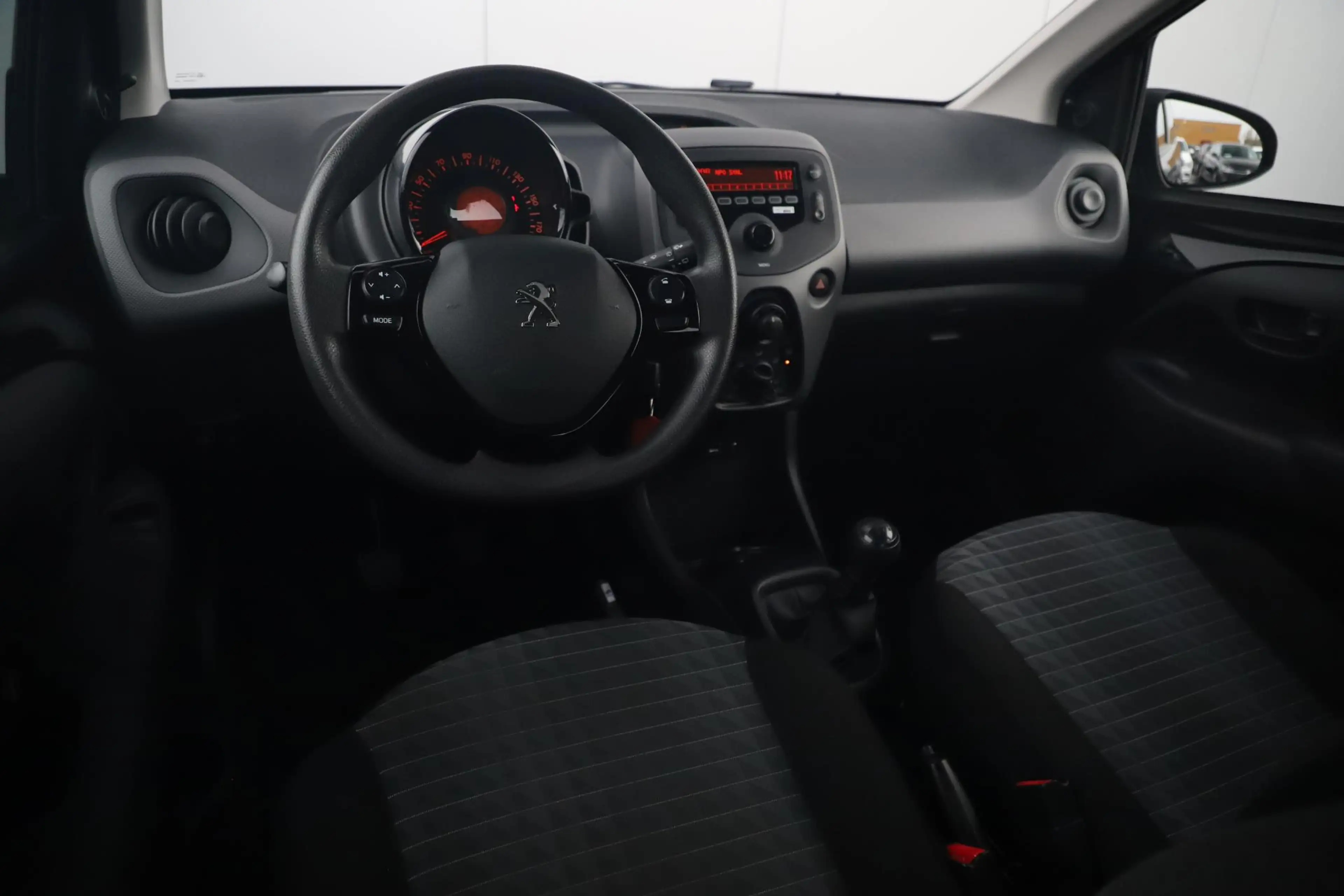 Peugeot 108 1.0 e-VTi Active Radio Bluetooth Airco Elektrische — photo 11