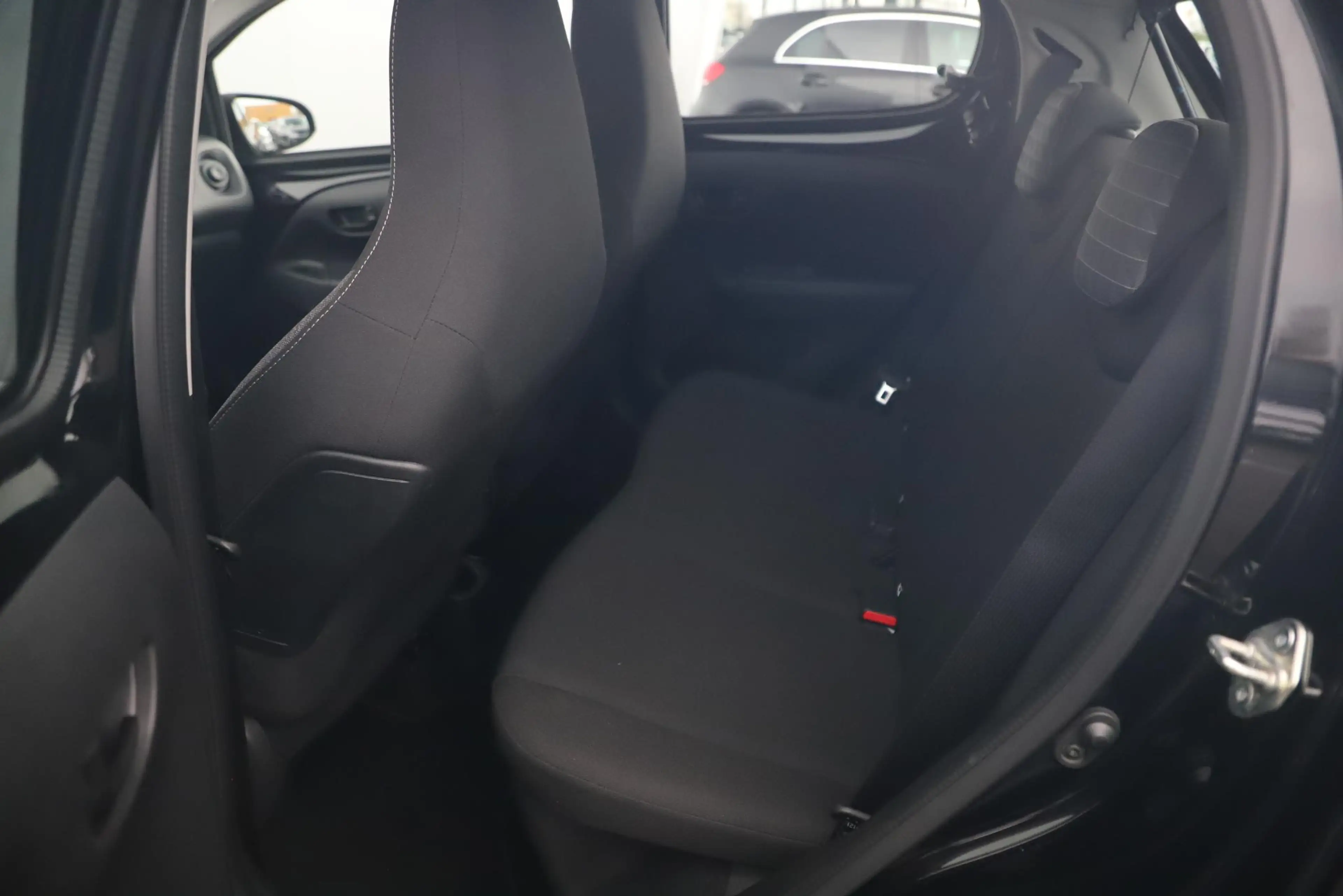 Peugeot 108 1.0 e-VTi Active Radio Bluetooth Airco Elektrische — photo 9
