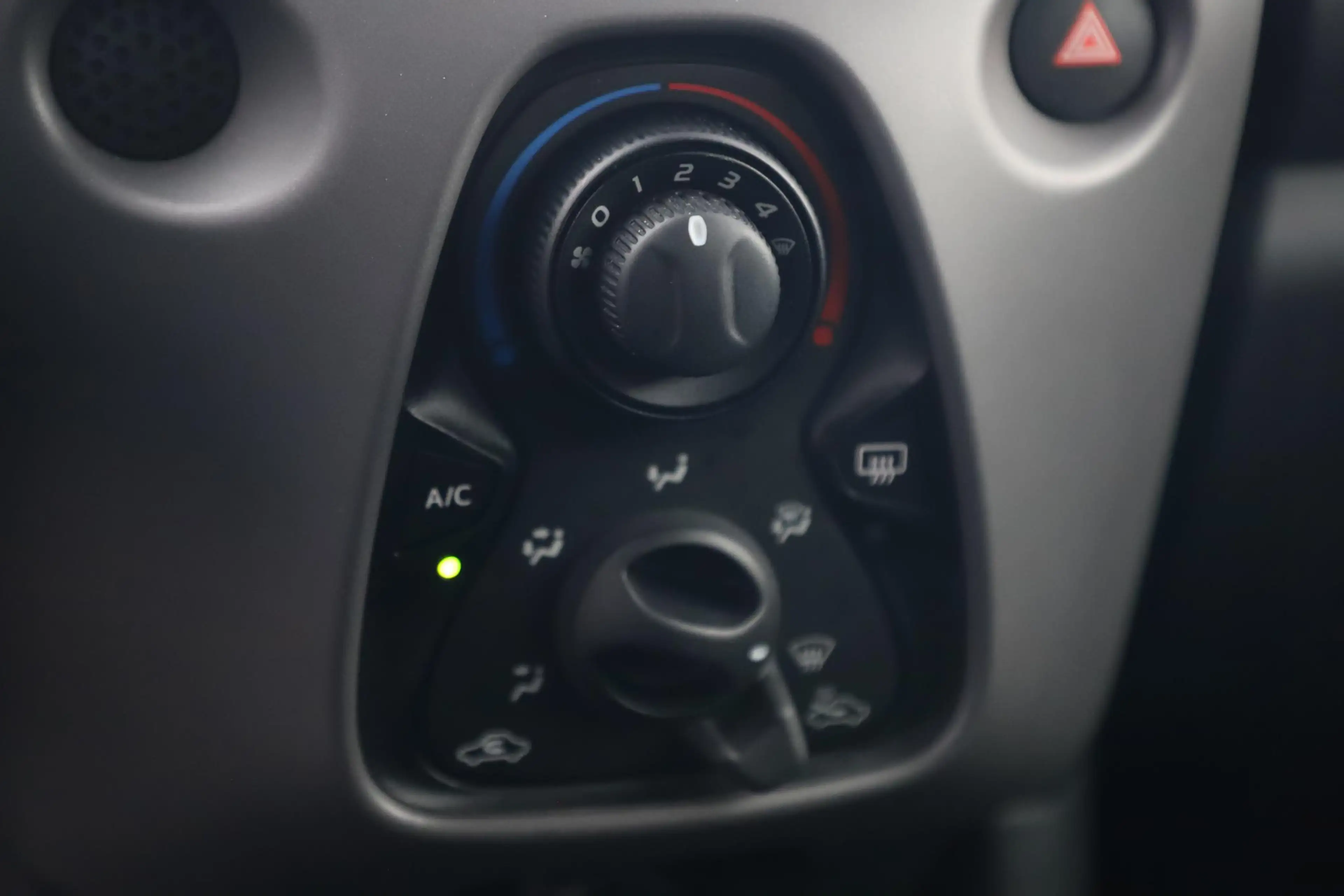 Peugeot 108 1.0 e-VTi Active Radio Bluetooth Airco Elektrische — photo 15