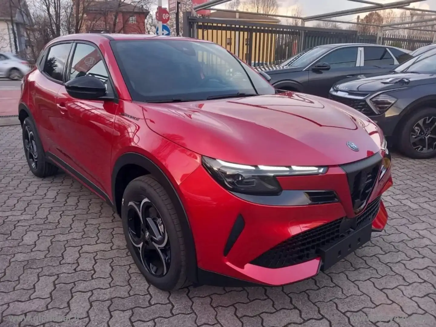 Alfa Romeo Junior 1.2 136 CV Hybrid eDCT6 Speciale Rosso - 1
