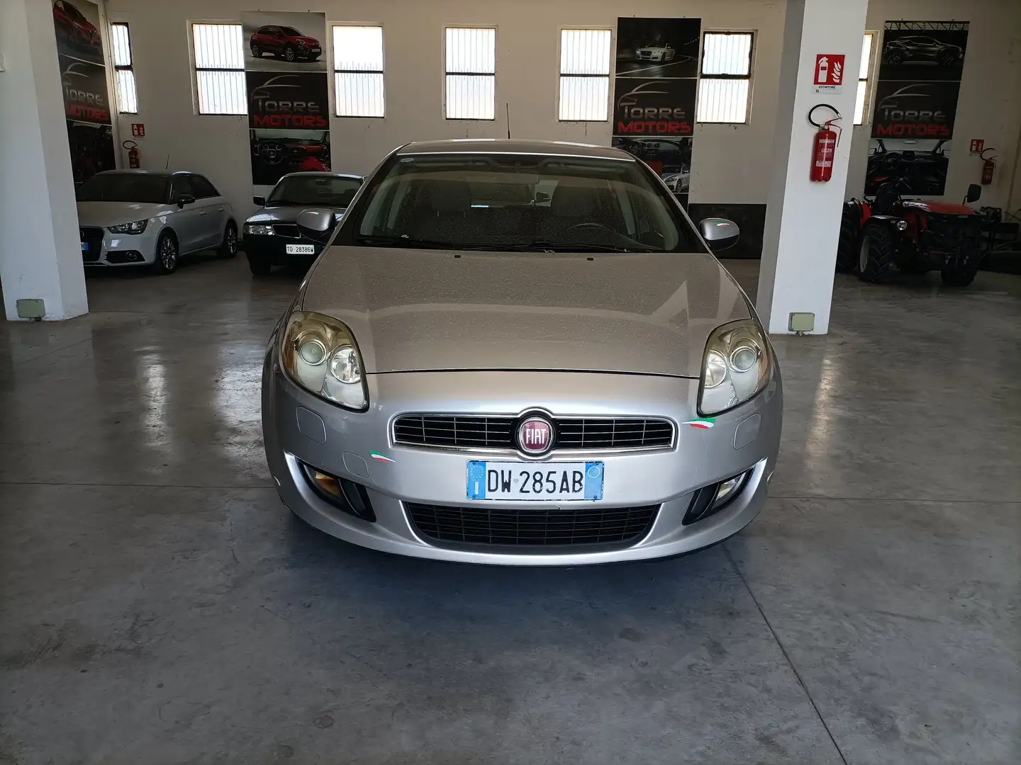 Fiat Bravo Bravo 1.4 16v Dynamic Gpl Plateado - 2