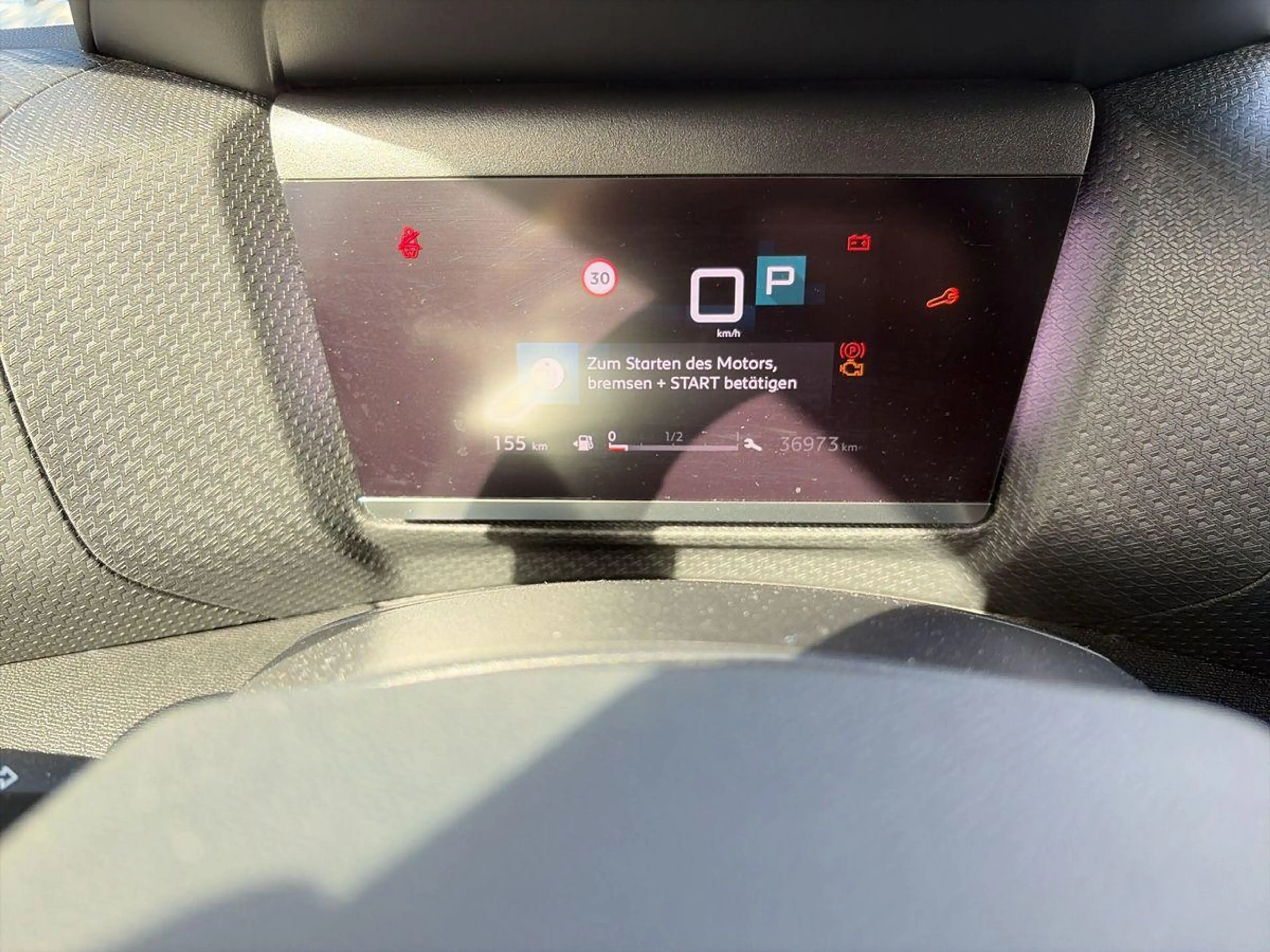 Citroen C4 Shine PureTech 130 EAT8 — photo 12