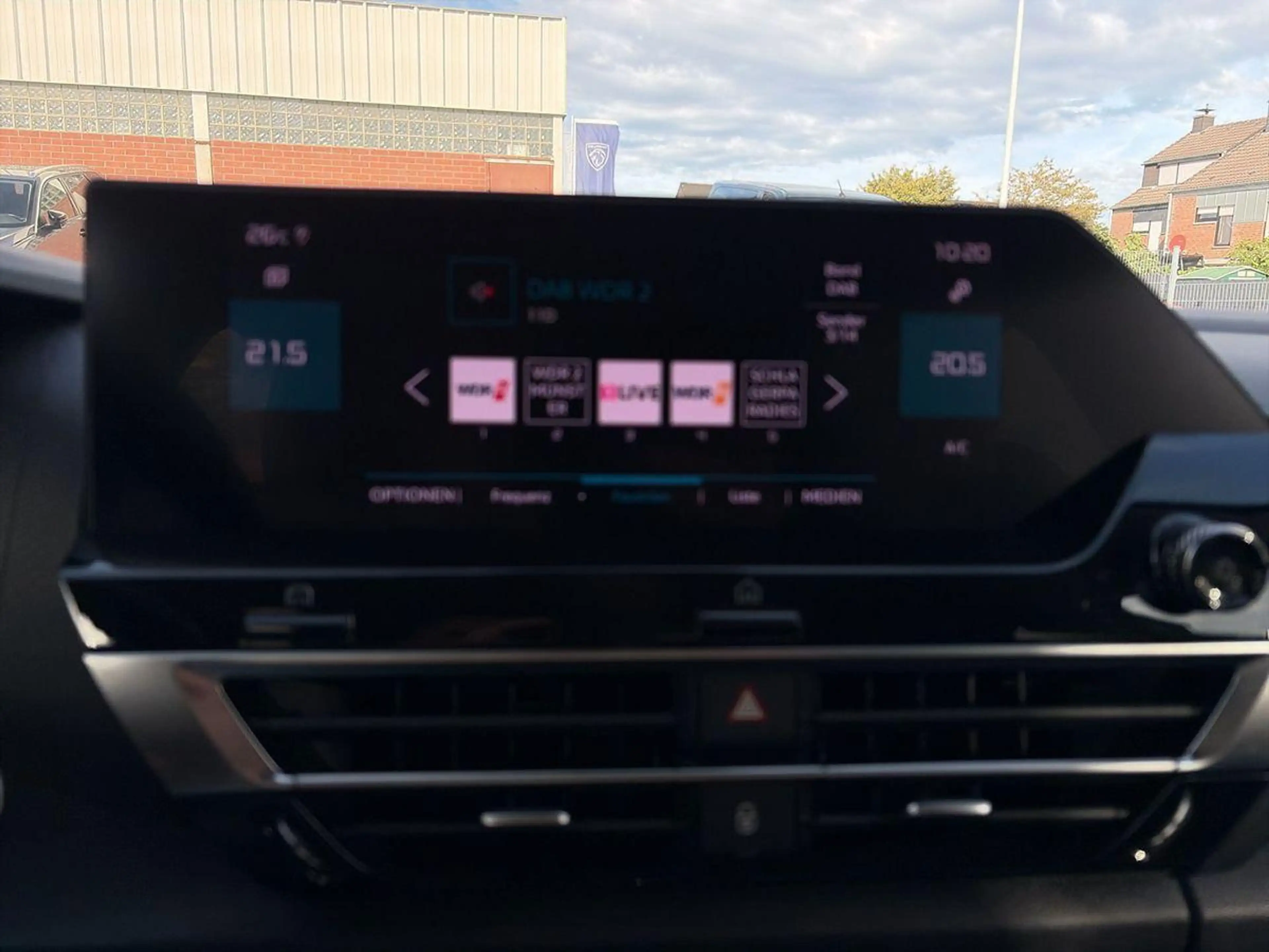 Citroen C4 Shine PureTech 130 EAT8 — photo 13