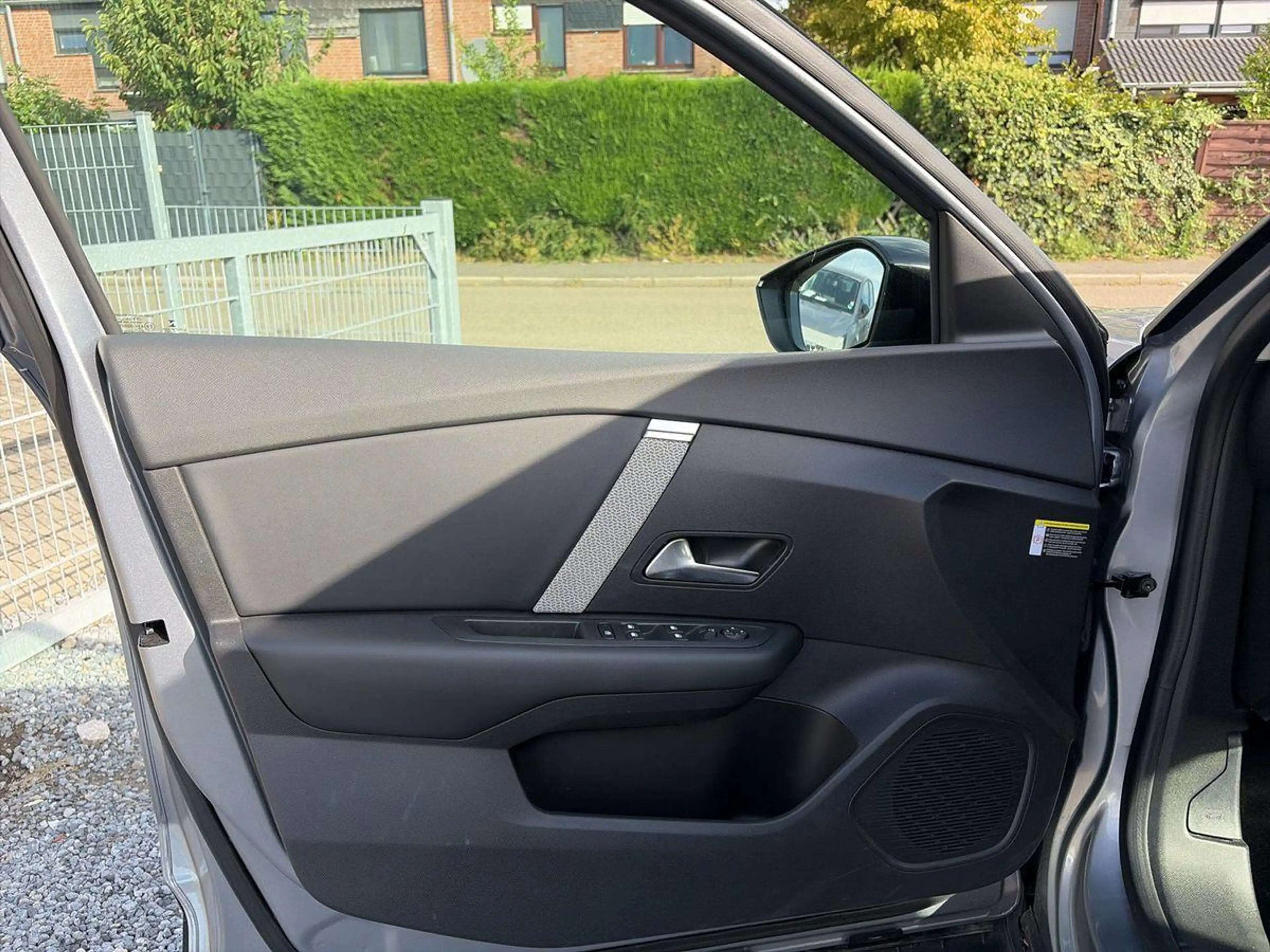 Citroen C4 Shine PureTech 130 EAT8 — photo 10