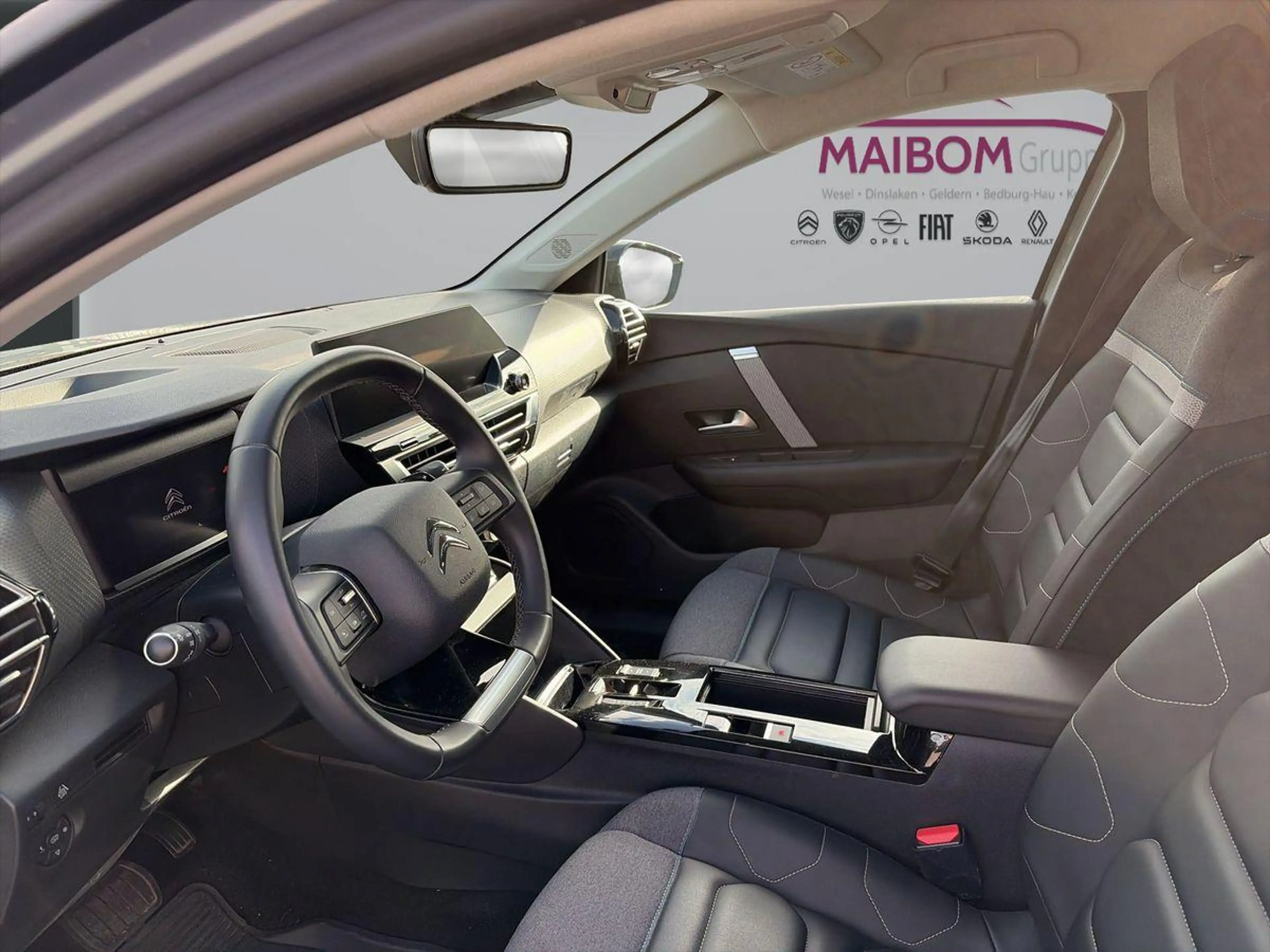Citroen C4 Shine PureTech 130 EAT8 — photo 9