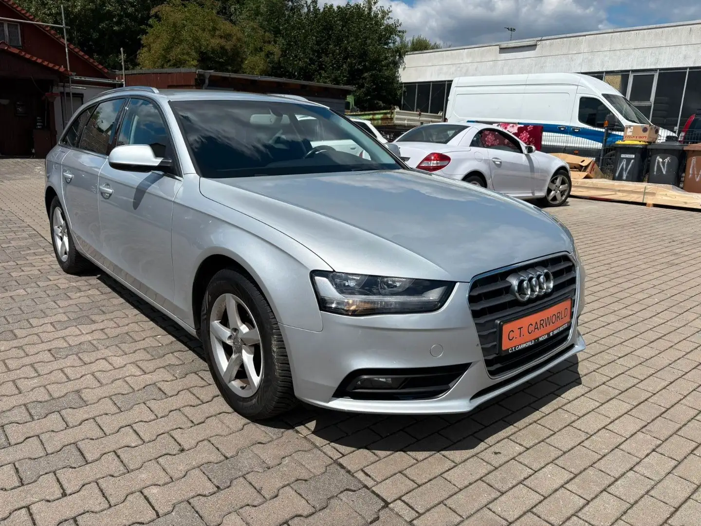 Audi A4 2,0 AVANT AMBIENTE TÜV NEU / SERVICE NEU Silber - 2