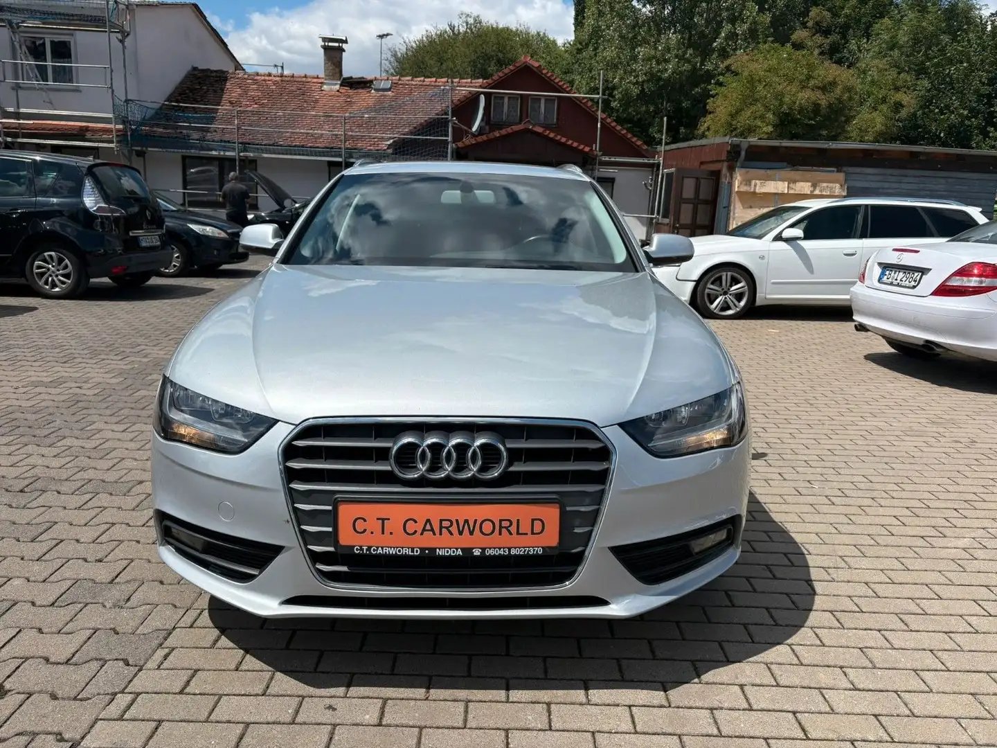 Audi A4 2,0 AVANT AMBIENTE TÜV NEU / SERVICE NEU Silber - 1